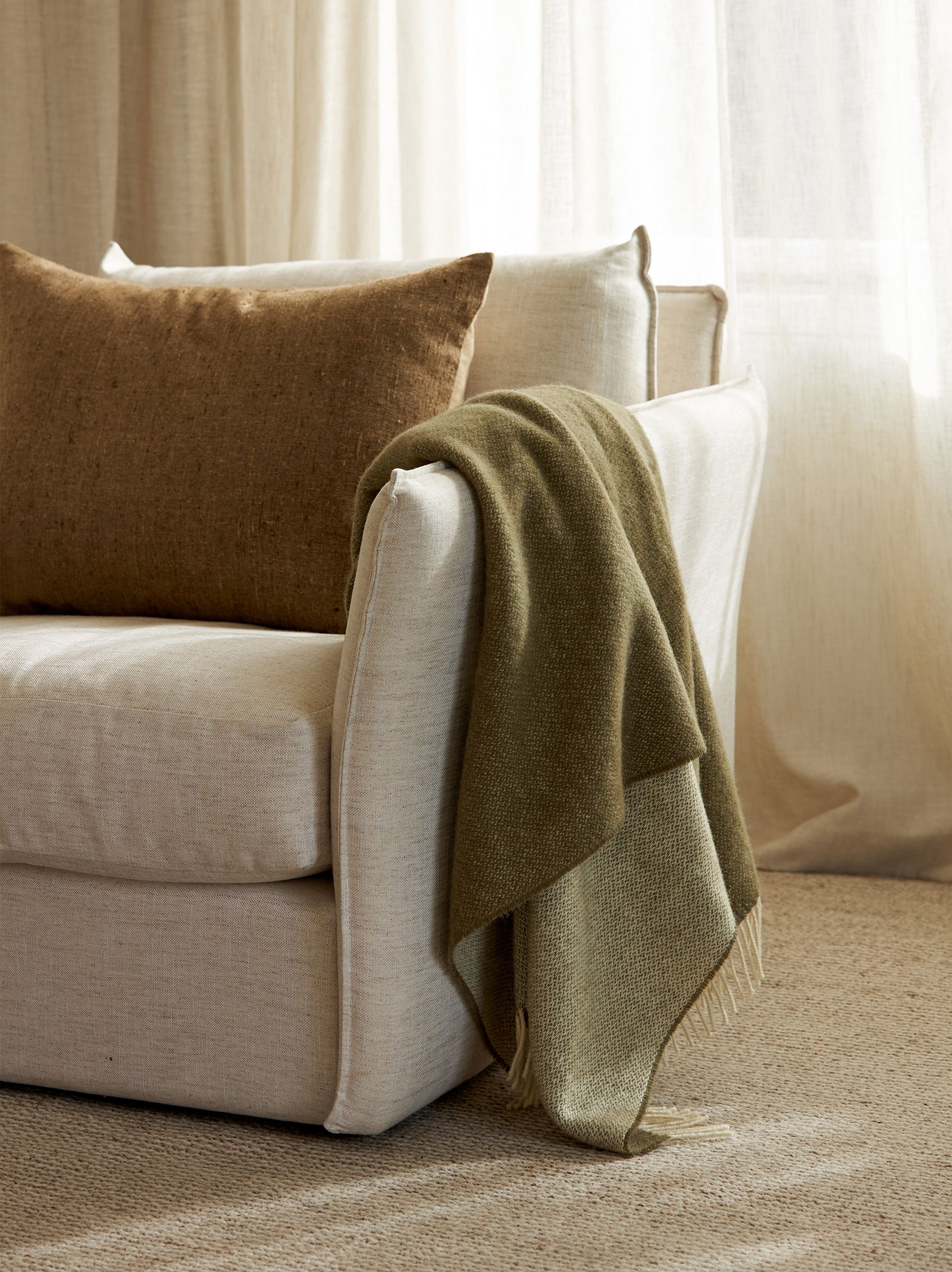 Wool Throw Matcha / 51.18"L x 70.86"W