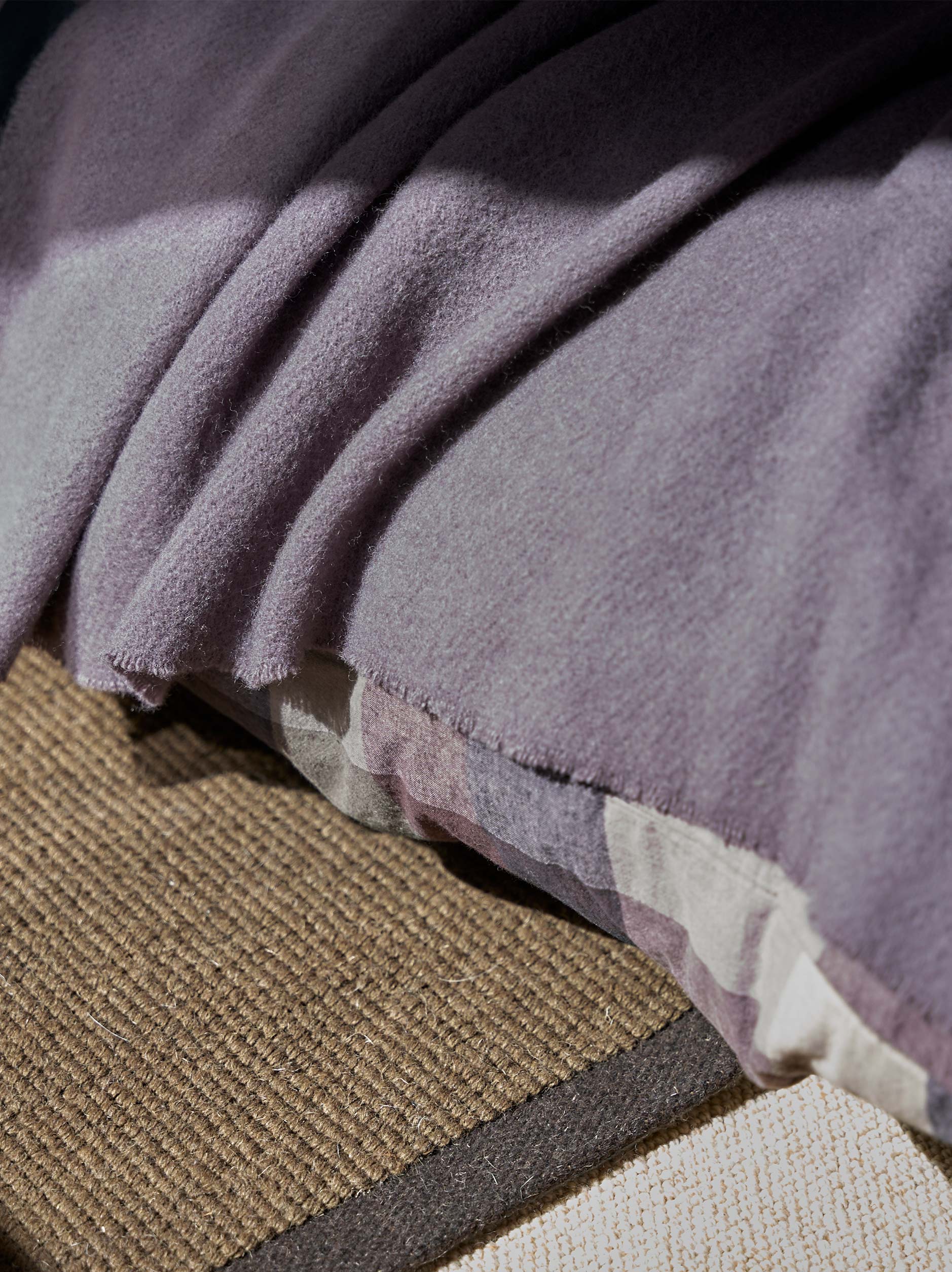 Large Wool Blanket Lupin / 94.49"L x 98.43"W