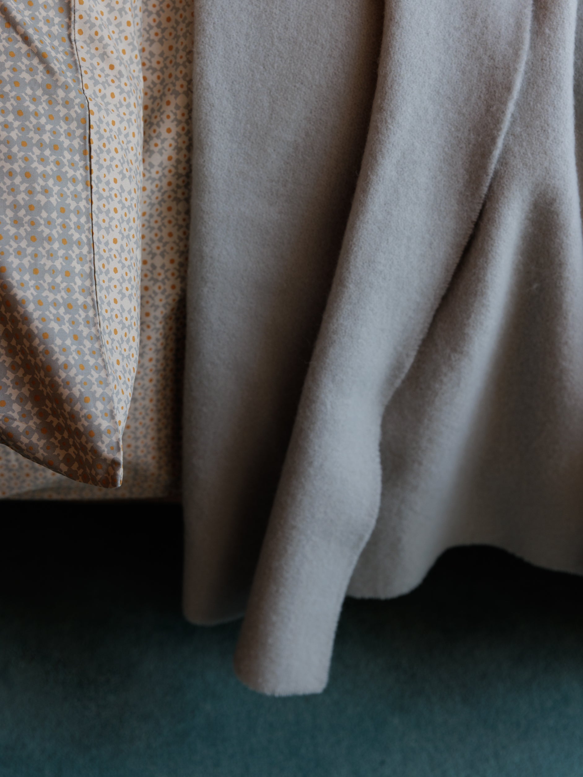 Wool Blanket Puddle / Medium
