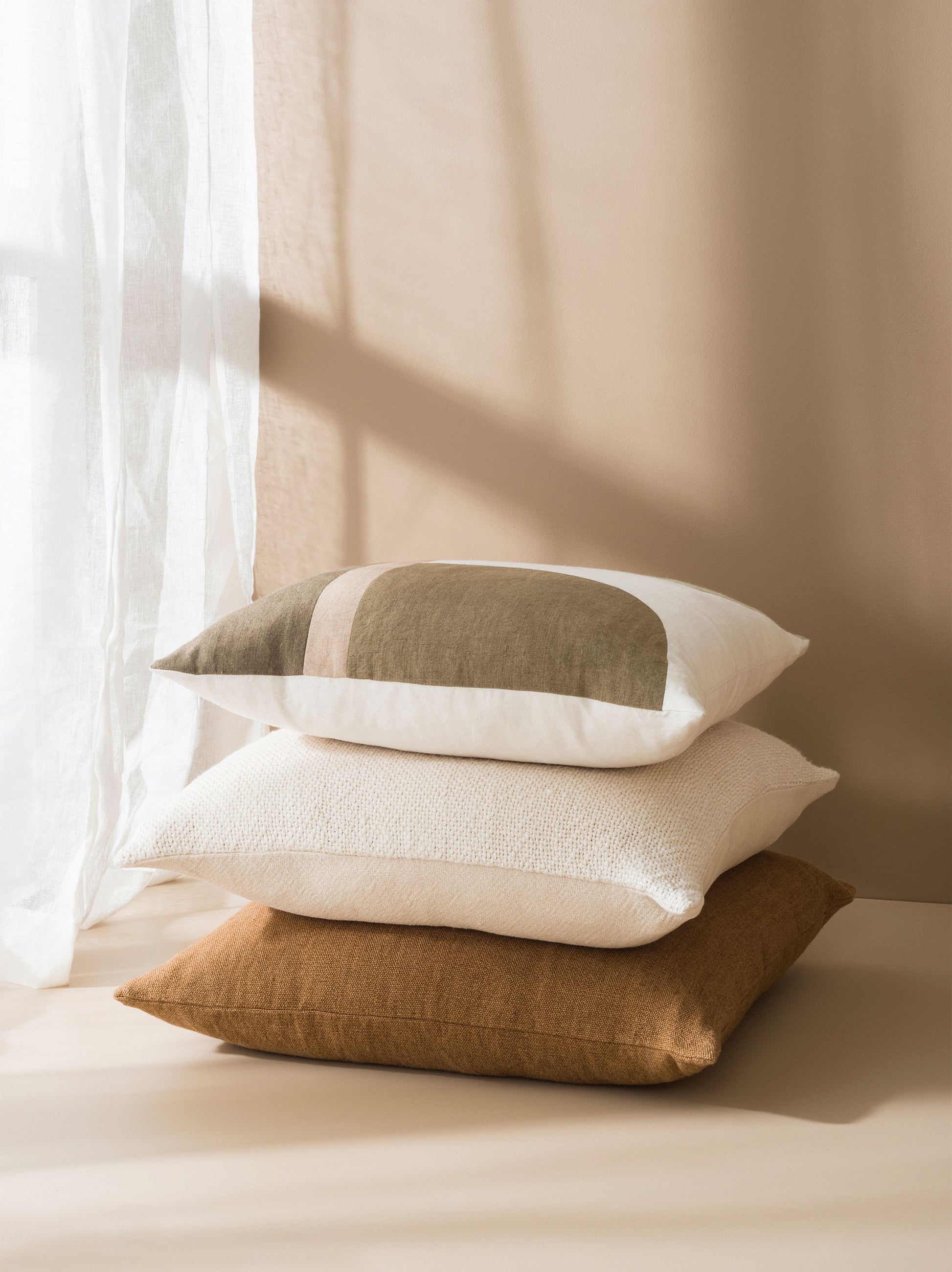 Villa Linen Cushion Cover Chalk / 21.65"L x 21.65"W