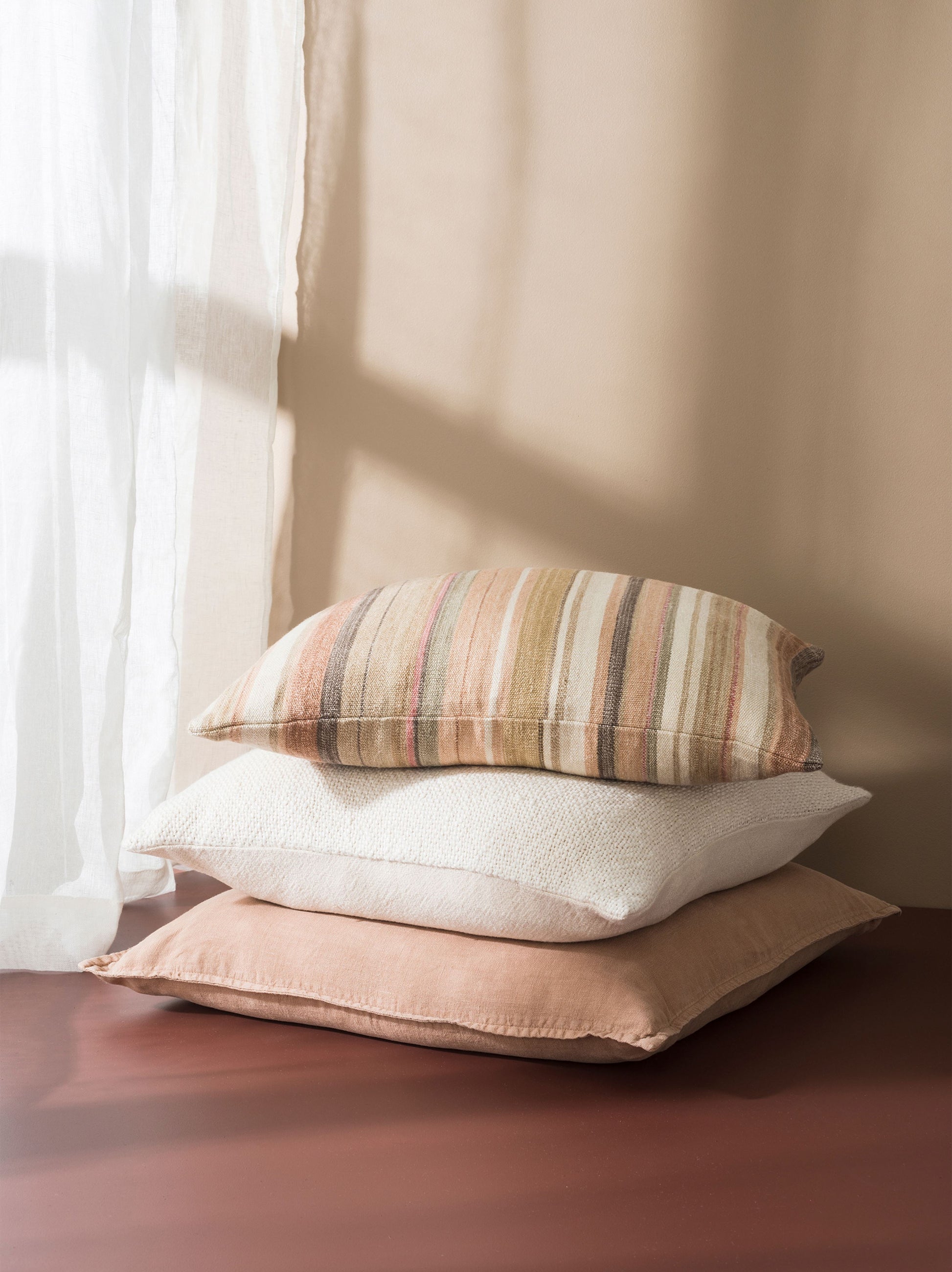 Villa Linen Cushion Cover Chalk / 21.65"L x 21.65"W