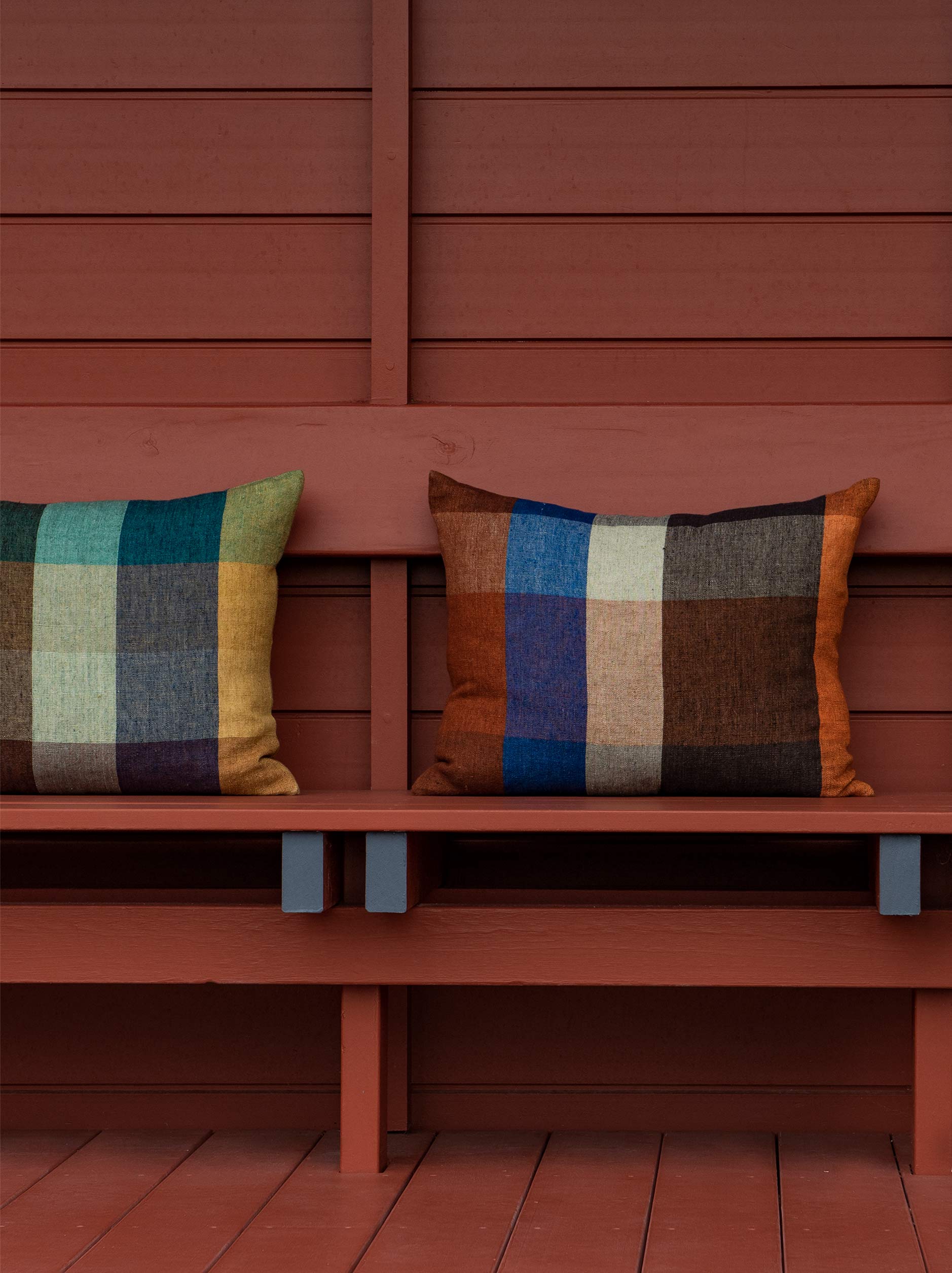 Cabin Linen Cushion Cover Midnight/Multi / 21.65" x 17.71"