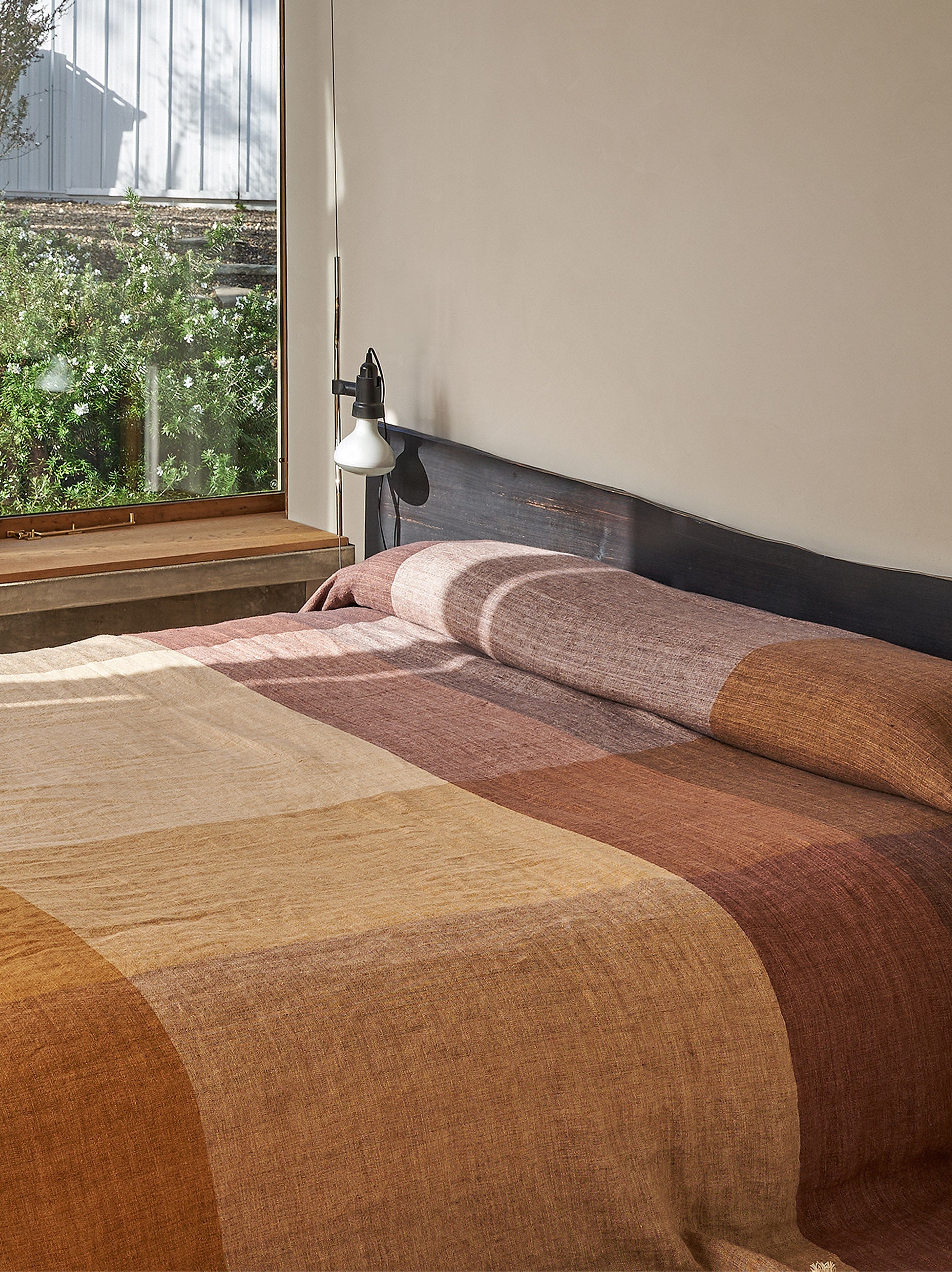 Morandi Bedspread Mulberry/Multi / 106.30"L x 122.05"W