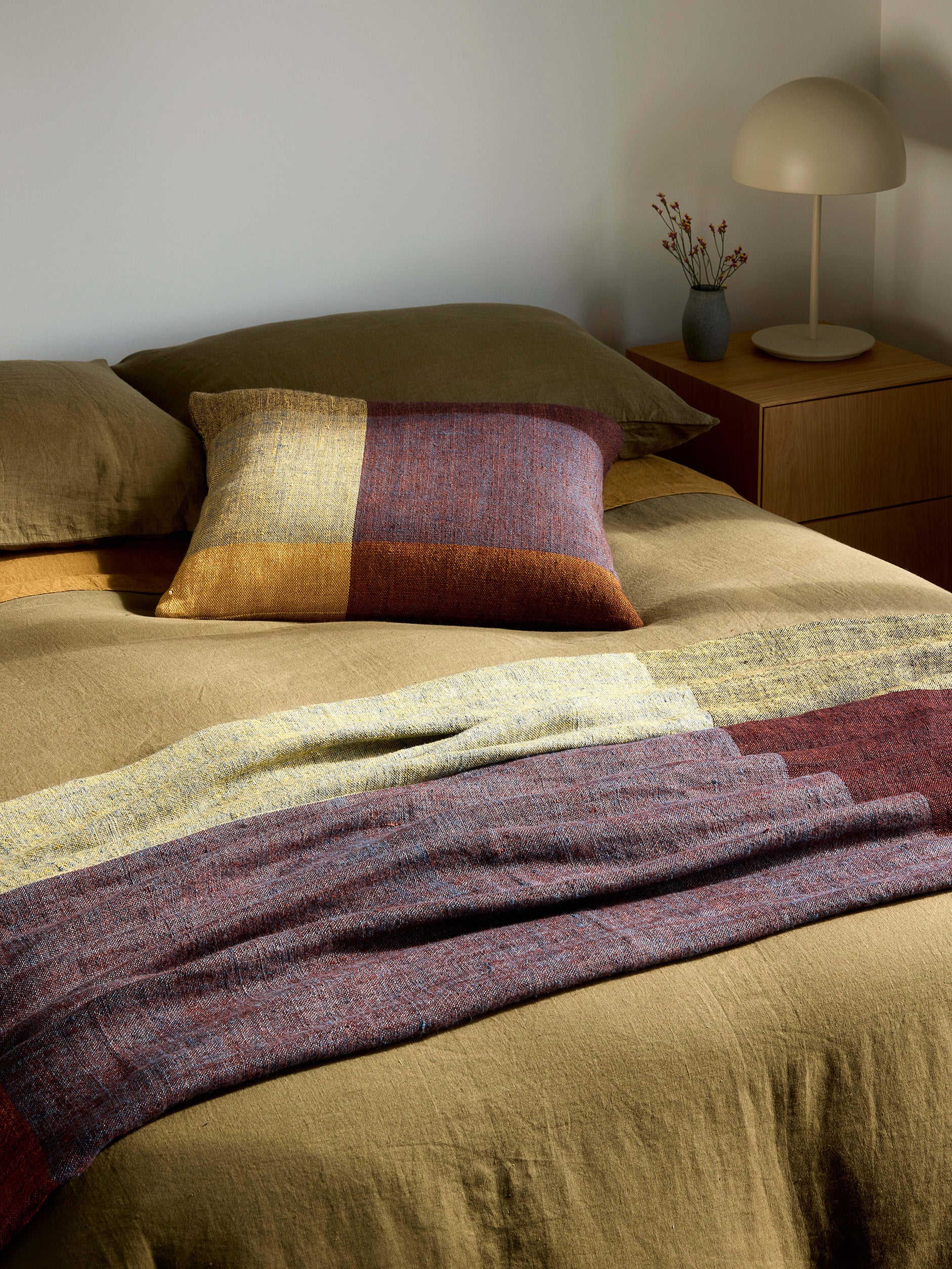 Miro Throw Custard/Multi / 55.11"L x 70.86"W