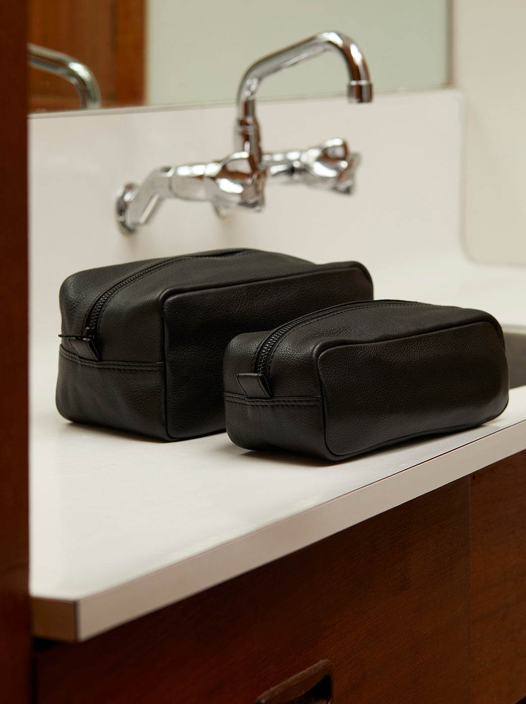 Marlo Leather Wash Bag Black / Large