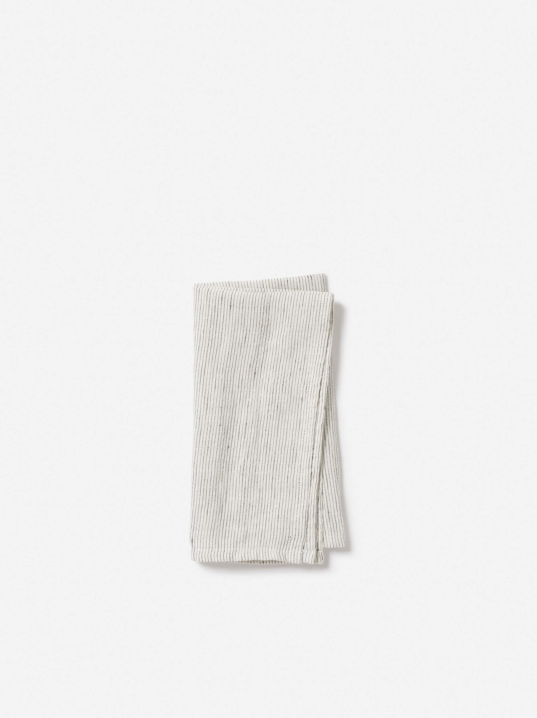 Pinstripe Linen Napkin Pepper/Chalk / 17.71"L x 17.71"W