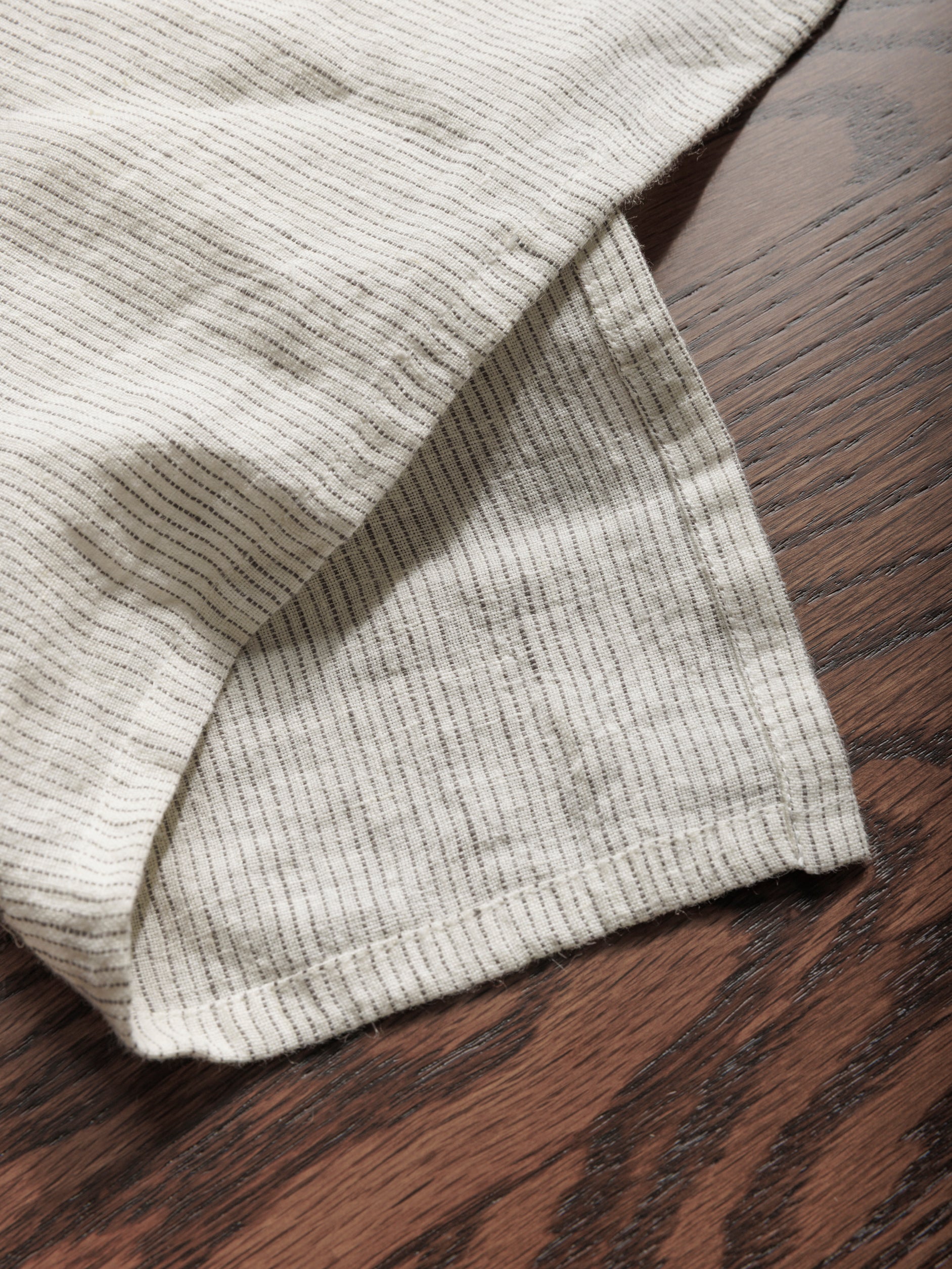 Pinstripe Linen Napkin Pepper/Chalk / 17.71"L x 17.71"W