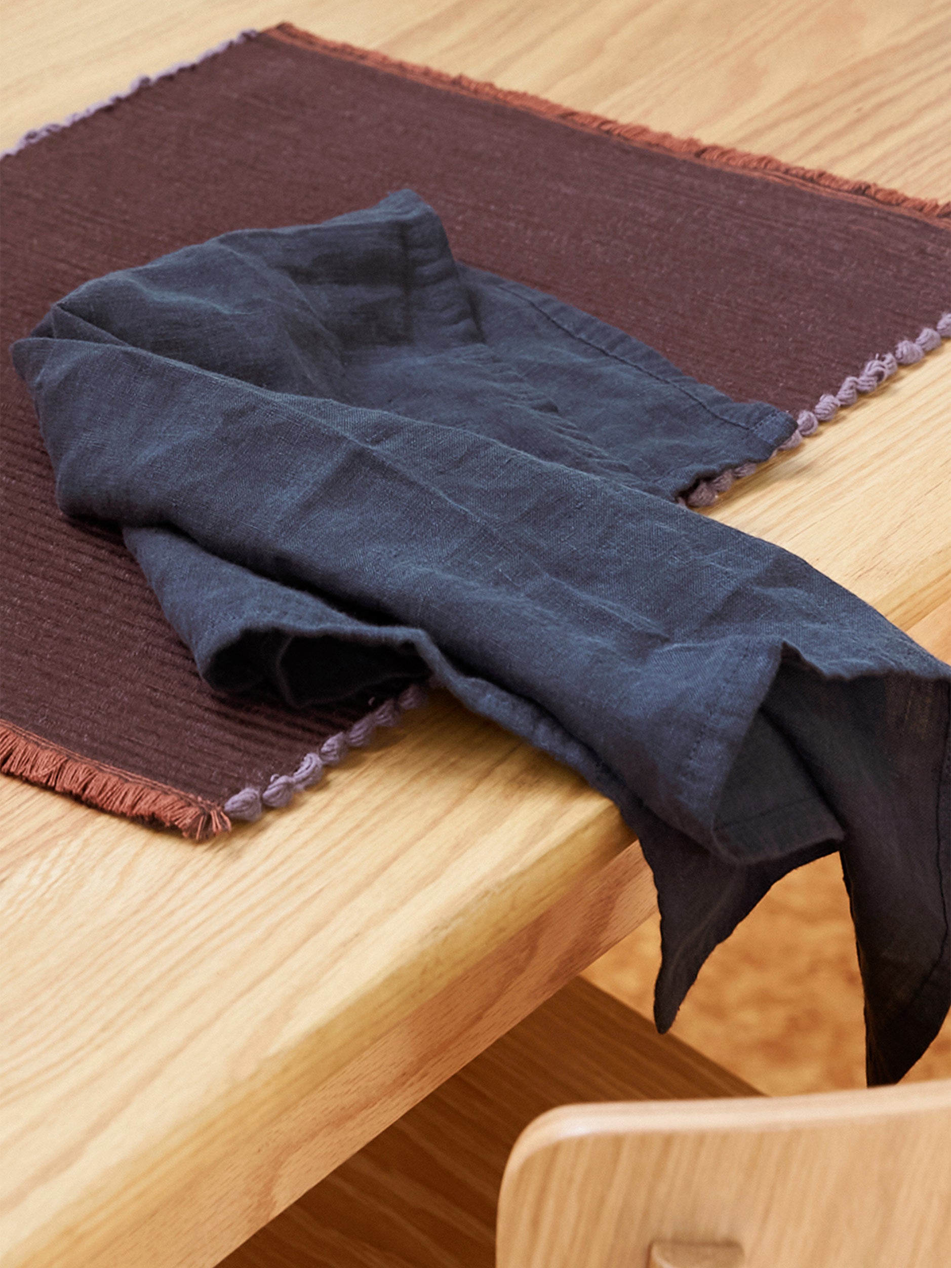 Blue Black Linen Napkin Blue Black / 17.71"L x 17.71"W