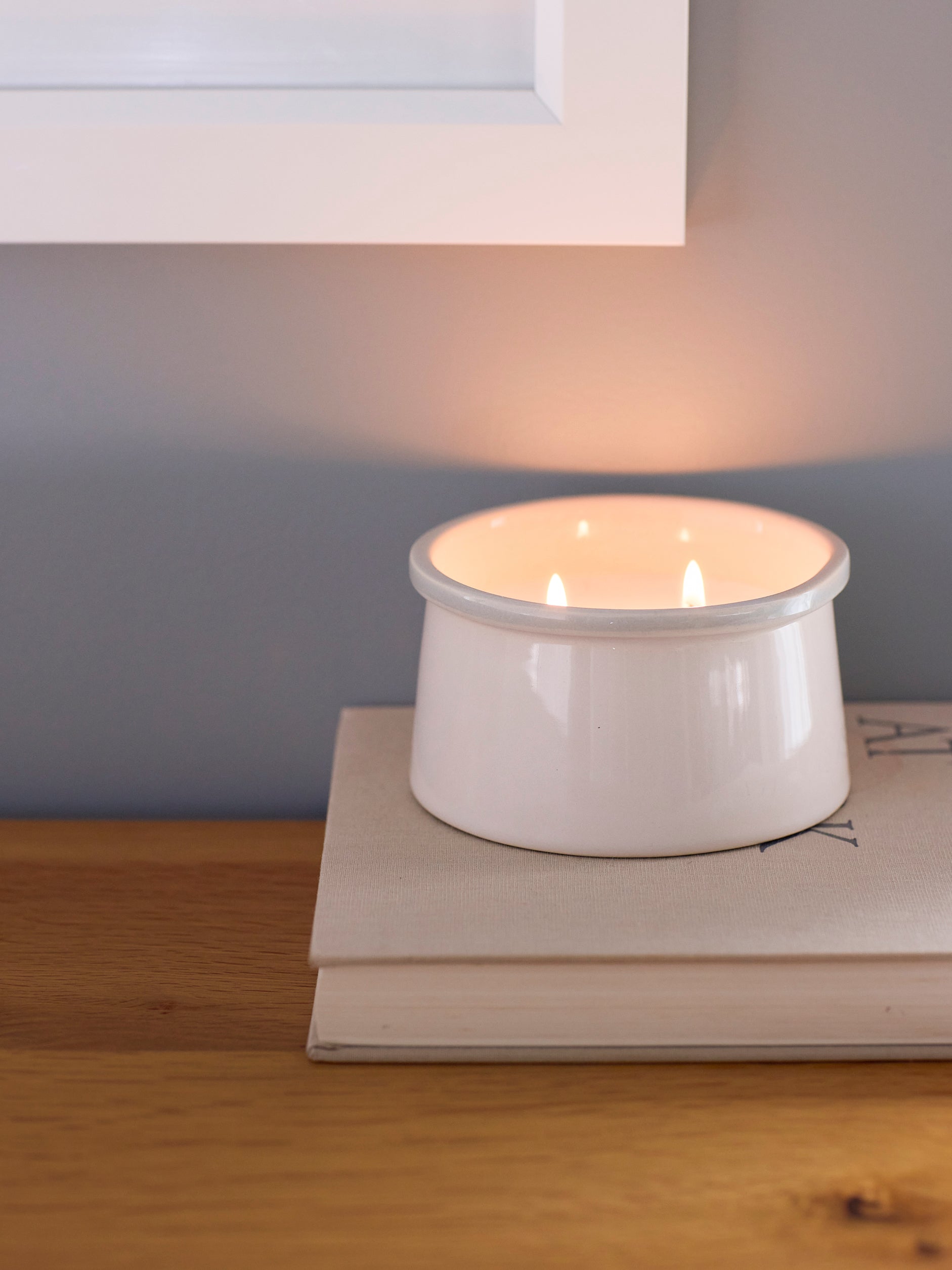 Ana Scented Candle Sandalwood / Short