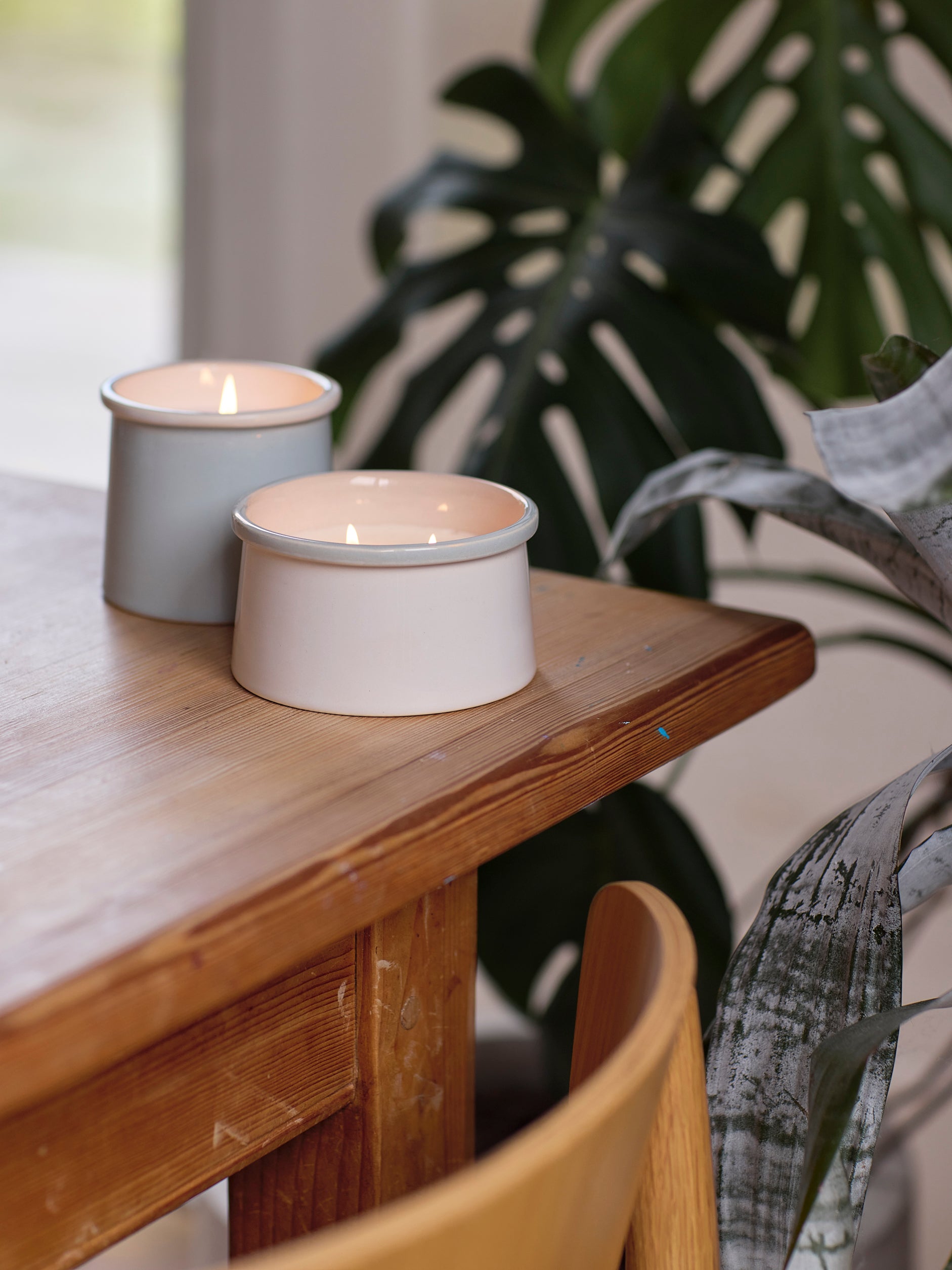 Ana Scented Candle Sandalwood / Short