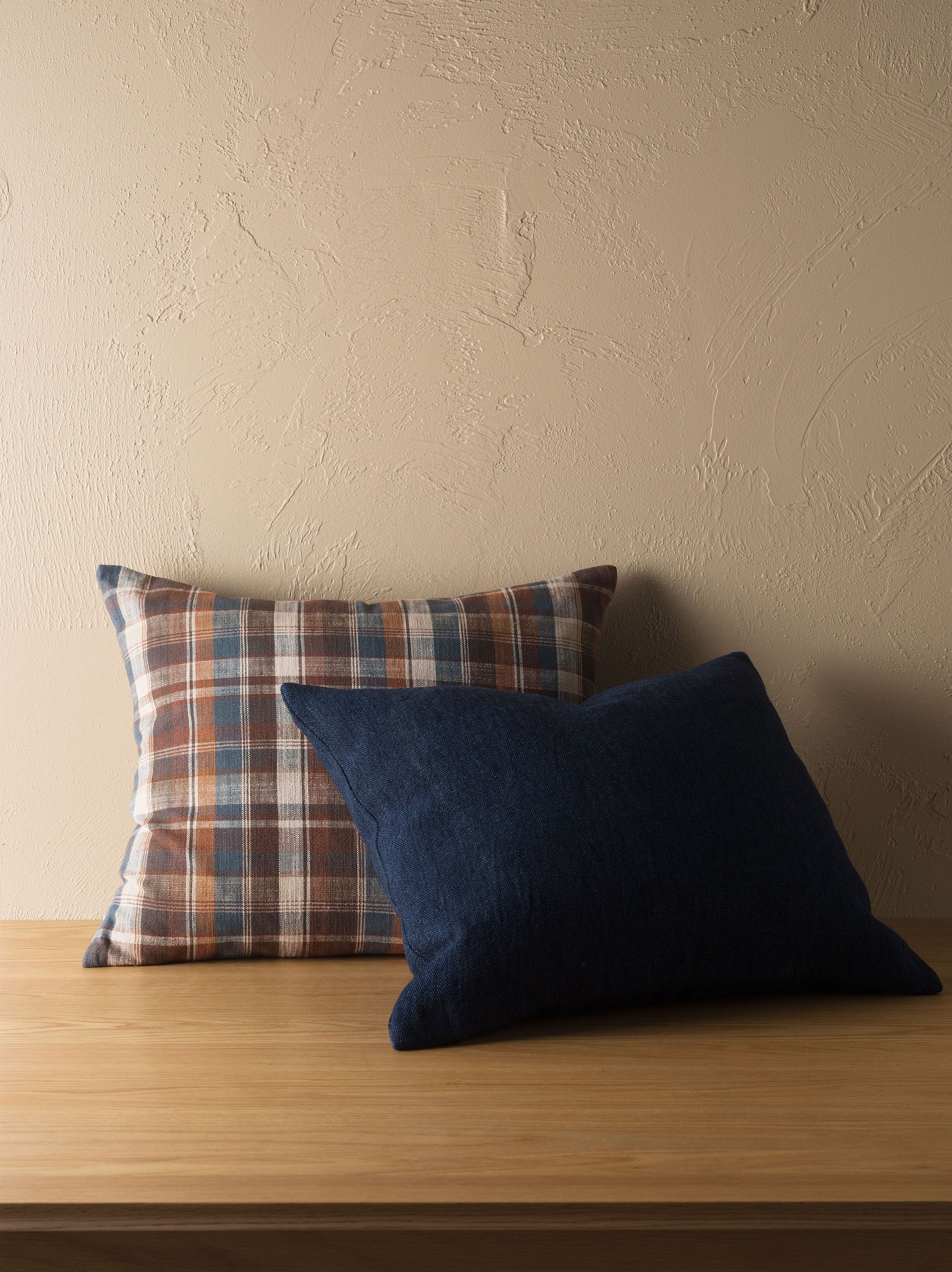 Heavy Linen Jute Cushion Cover Midnight / 21.65"L x 17.71"W