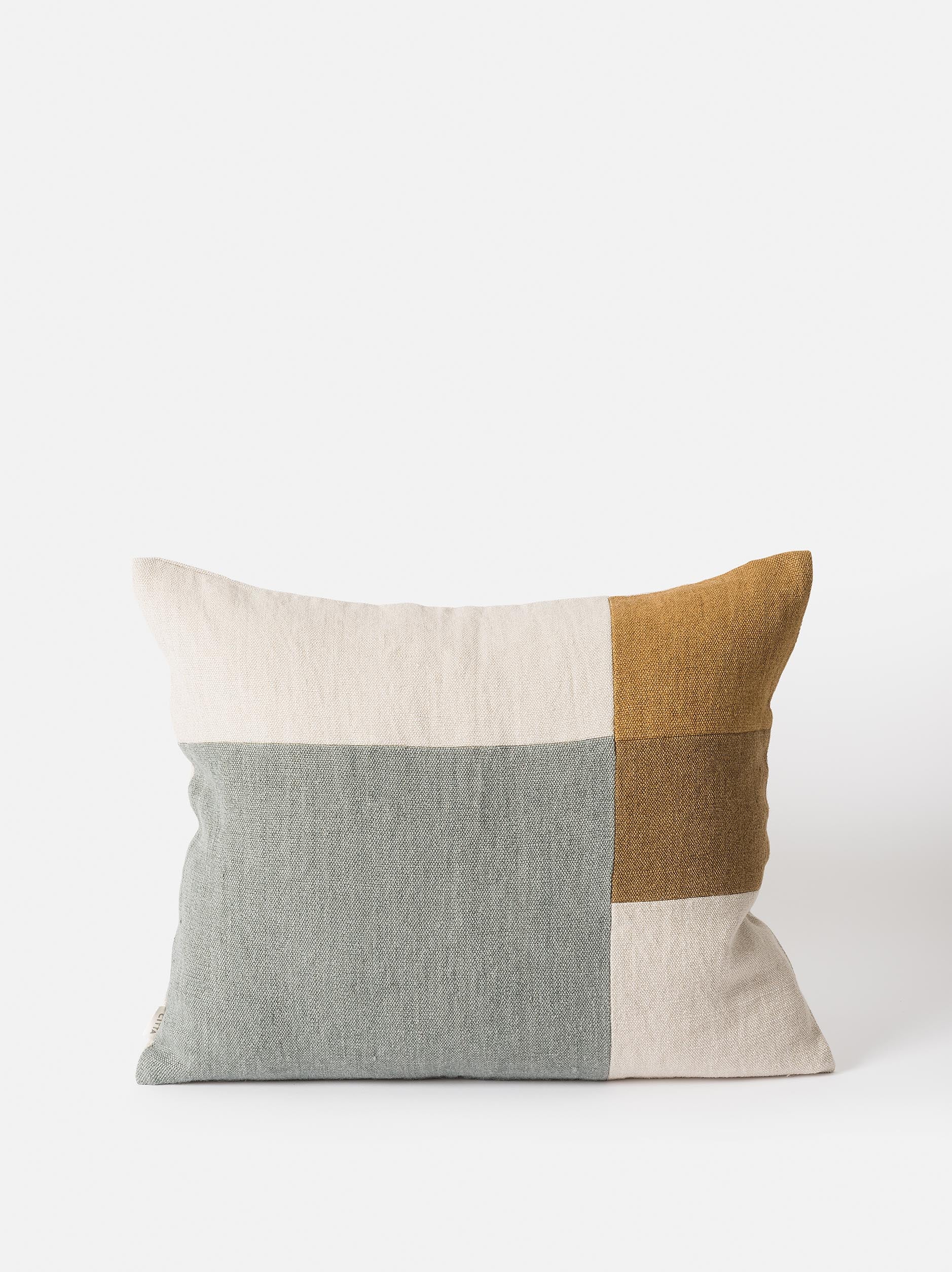 Heath Cushion Cover Haze/Multi / 21.65"L x 17.71"W