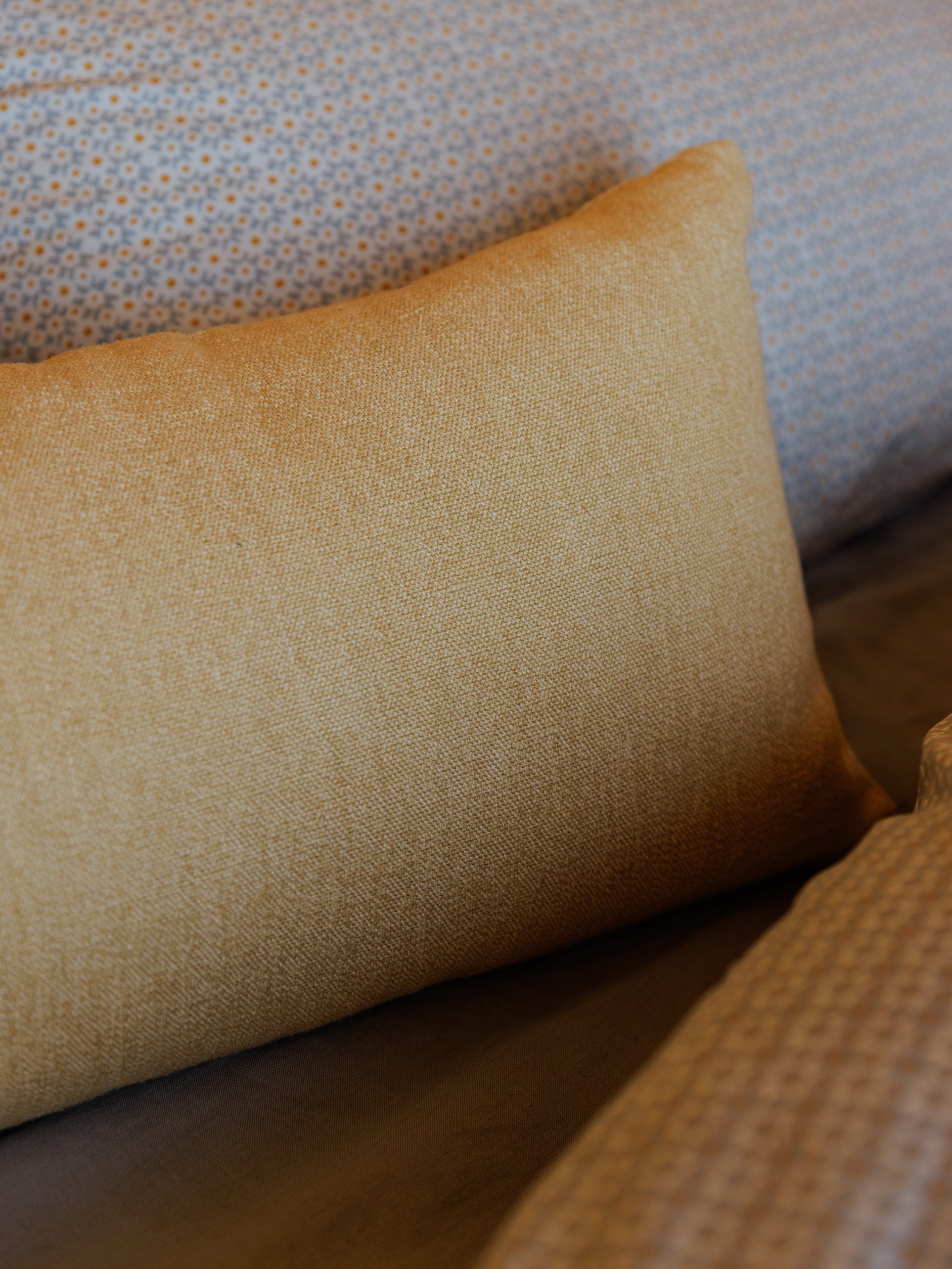 Ida Cushion Cover Butter / 19.68"L x 11.81"W