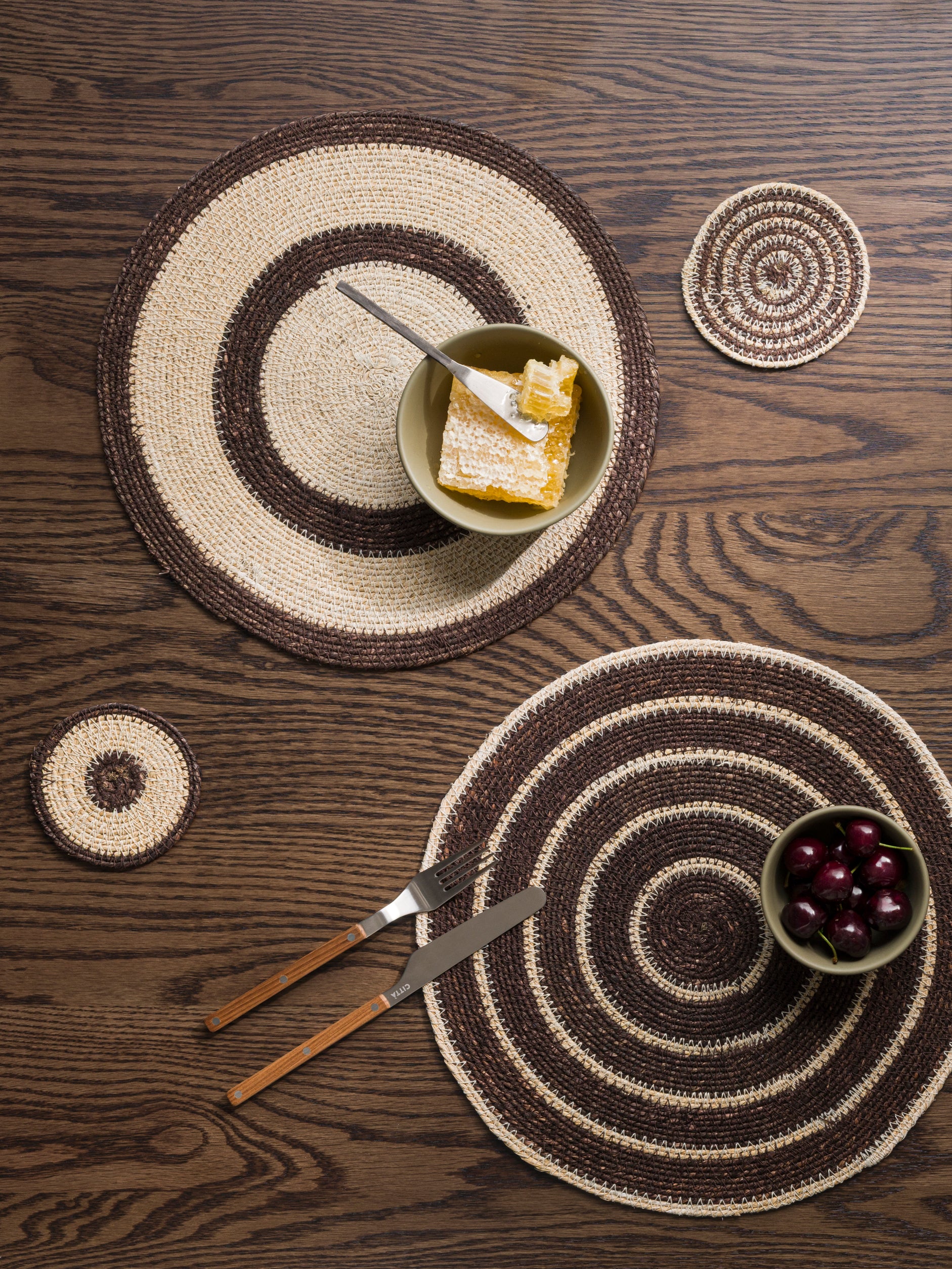 Agora Woven Placemat Set/4 Rye/Natural / 13.38"dia