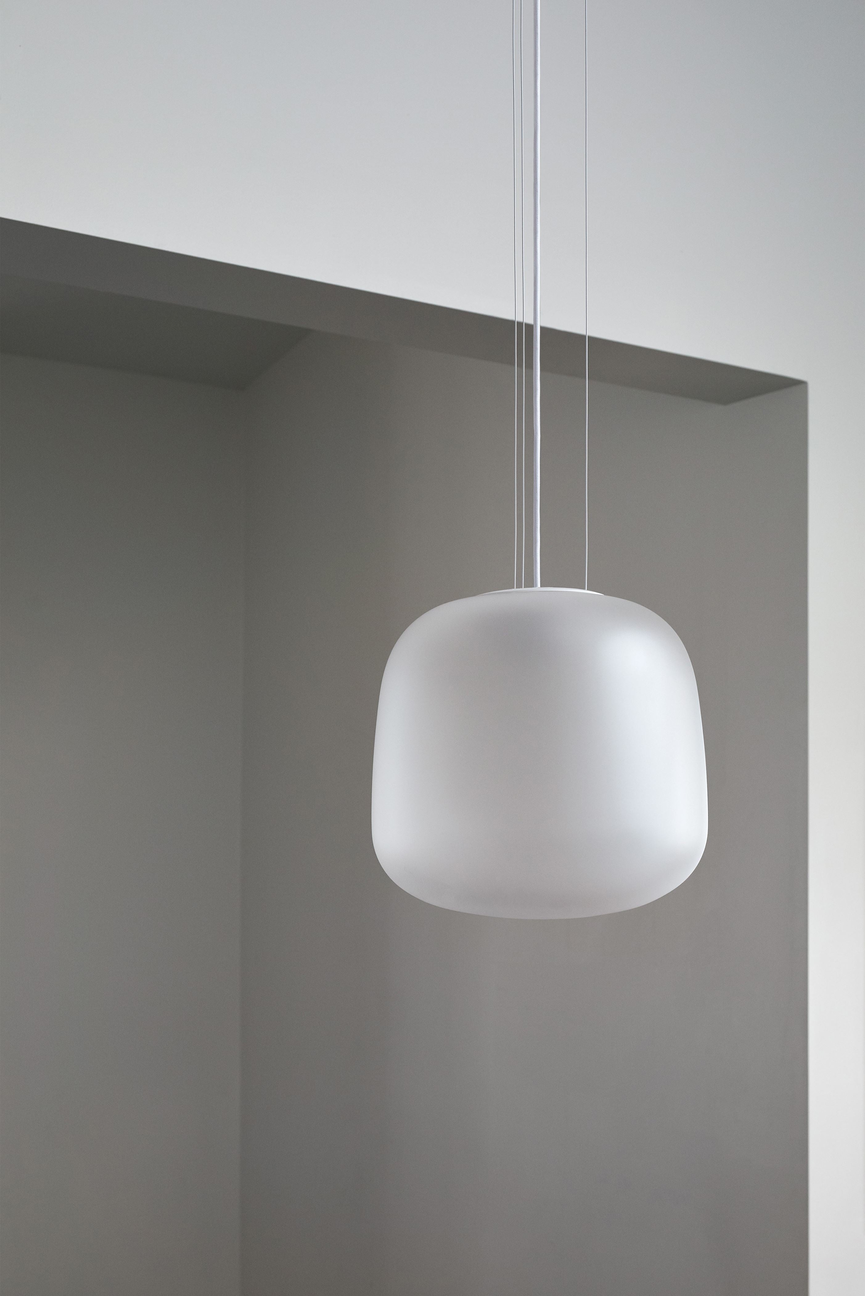 AB Pendant Light Frosted Clear / Large