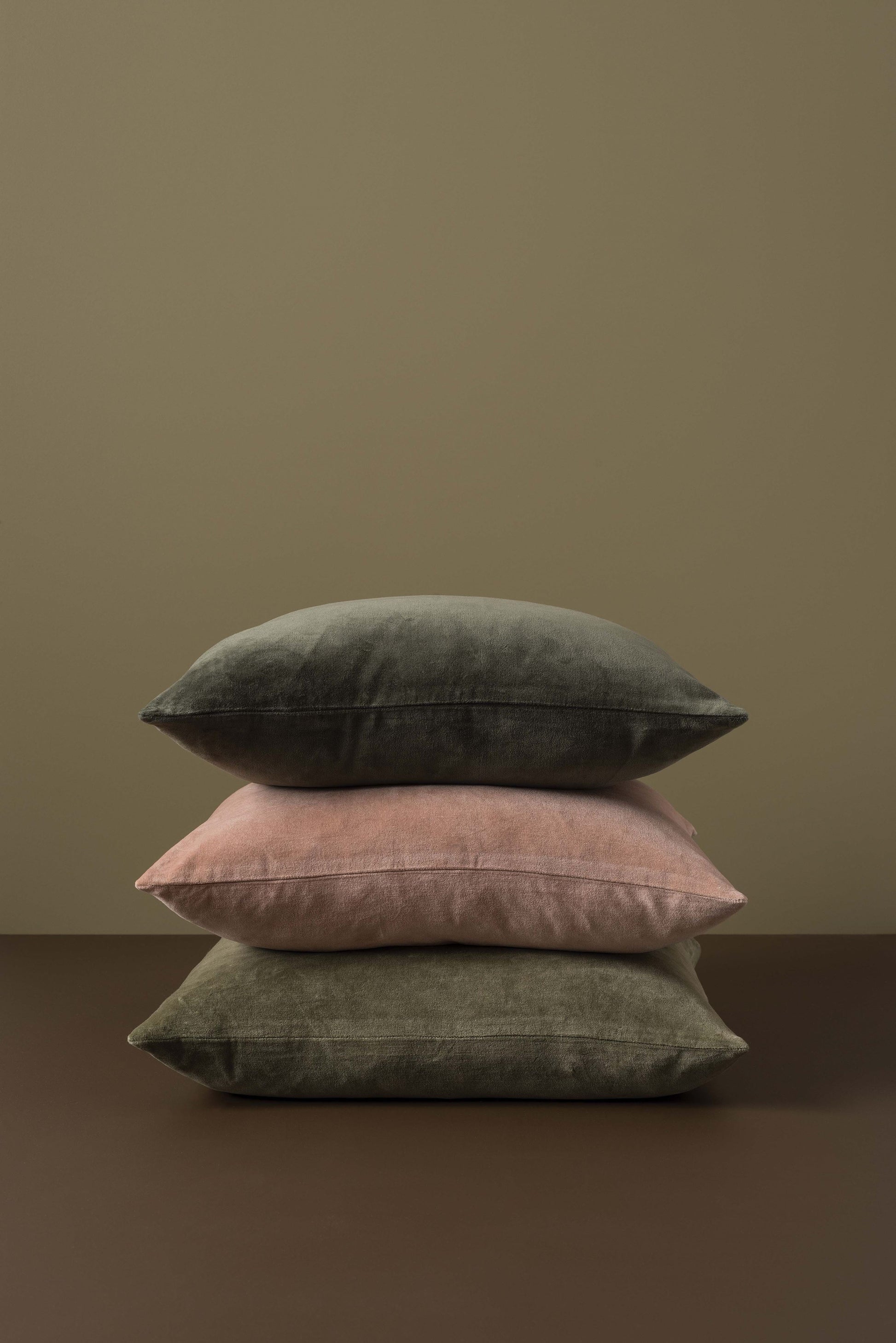 Cotton Velvet Cushion Cover Nori / 21.65"L x 21.65"W