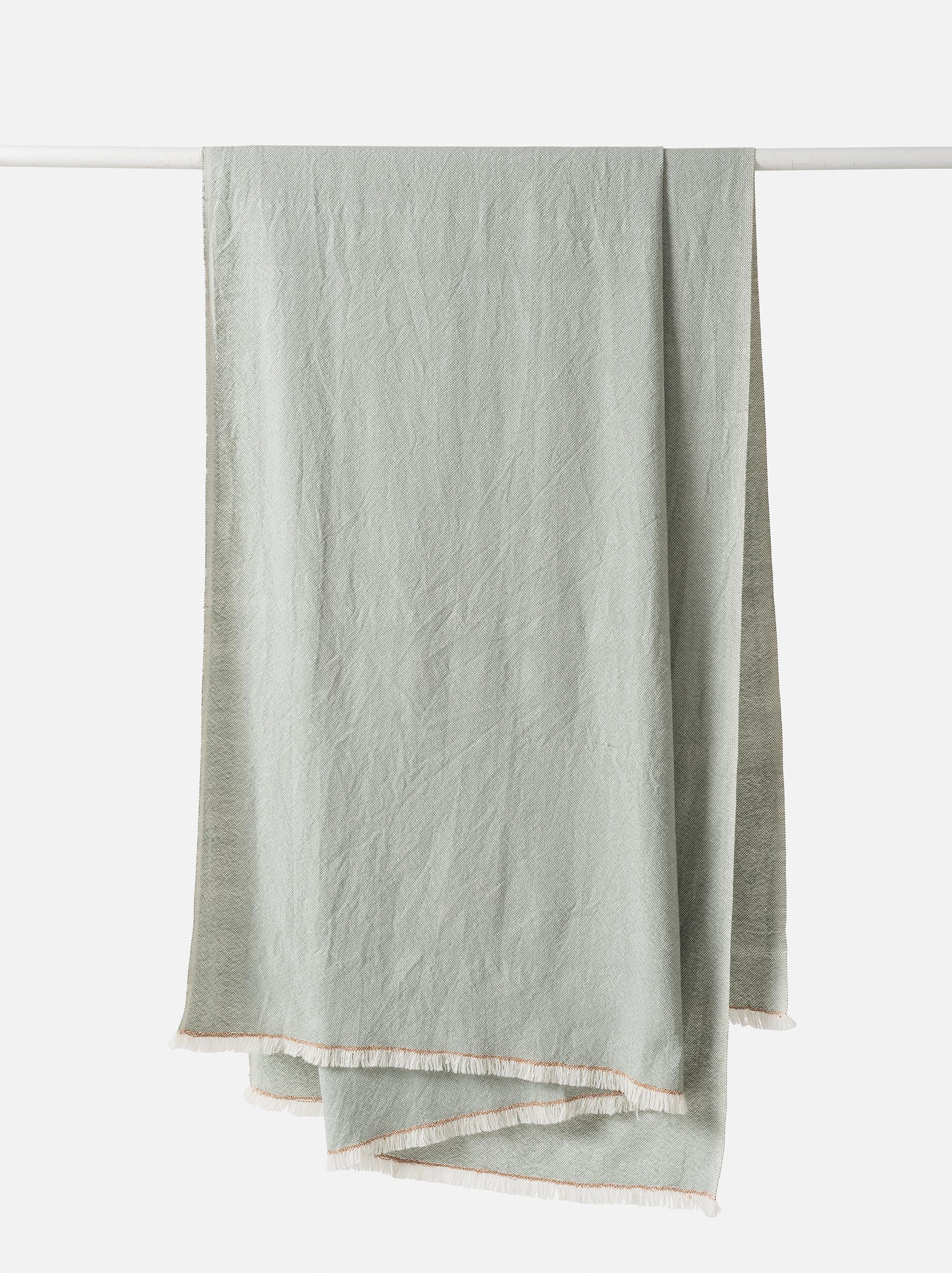 Morris Throw Cloud/Orange Peel / 55.11"L x 70.86"W