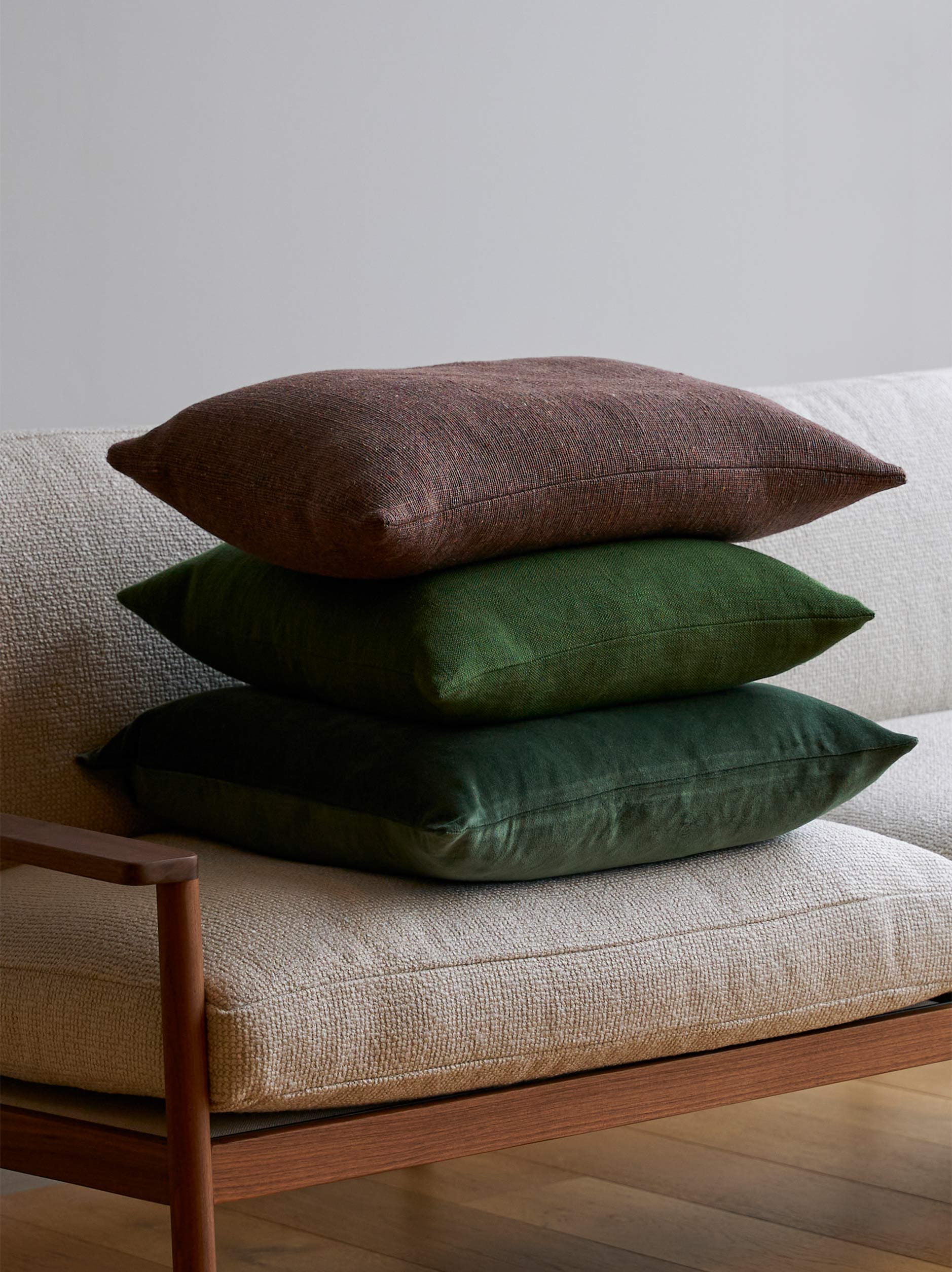 Velvet Cushion Cover Duck Green / 21.65"L x 21.65"W