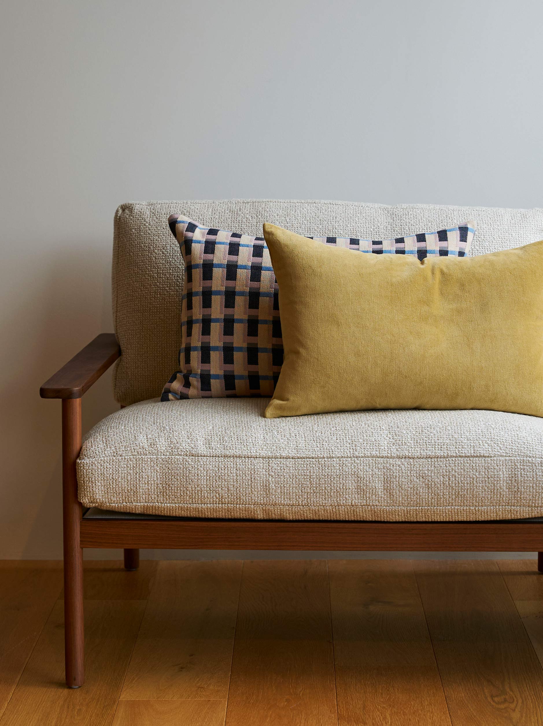 Velvet Cushion Cover Cider / 23.62"L x 15.74"W