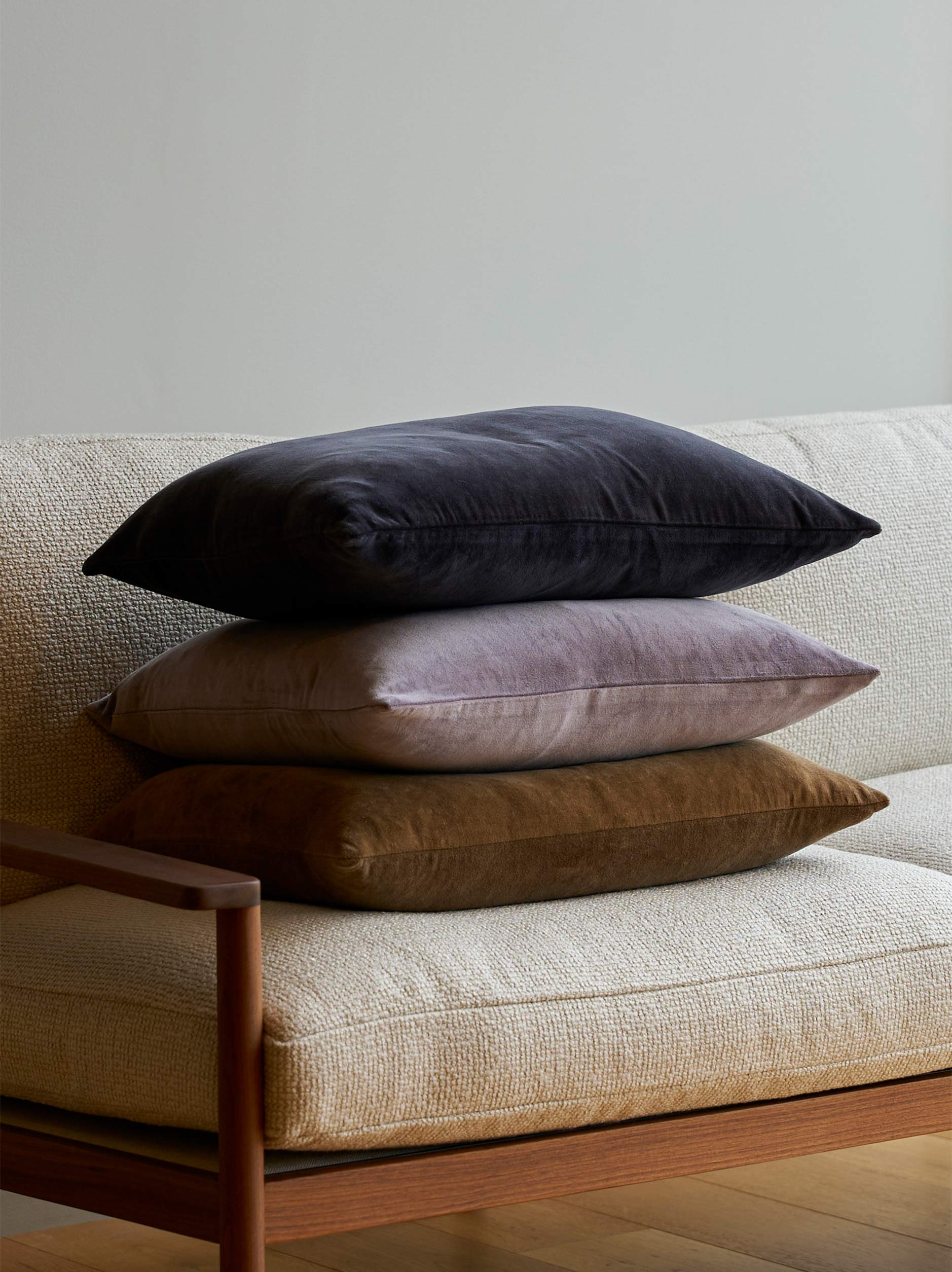 Velvet Cushion Cover Blue Black / 23.62"L x 15.74"W