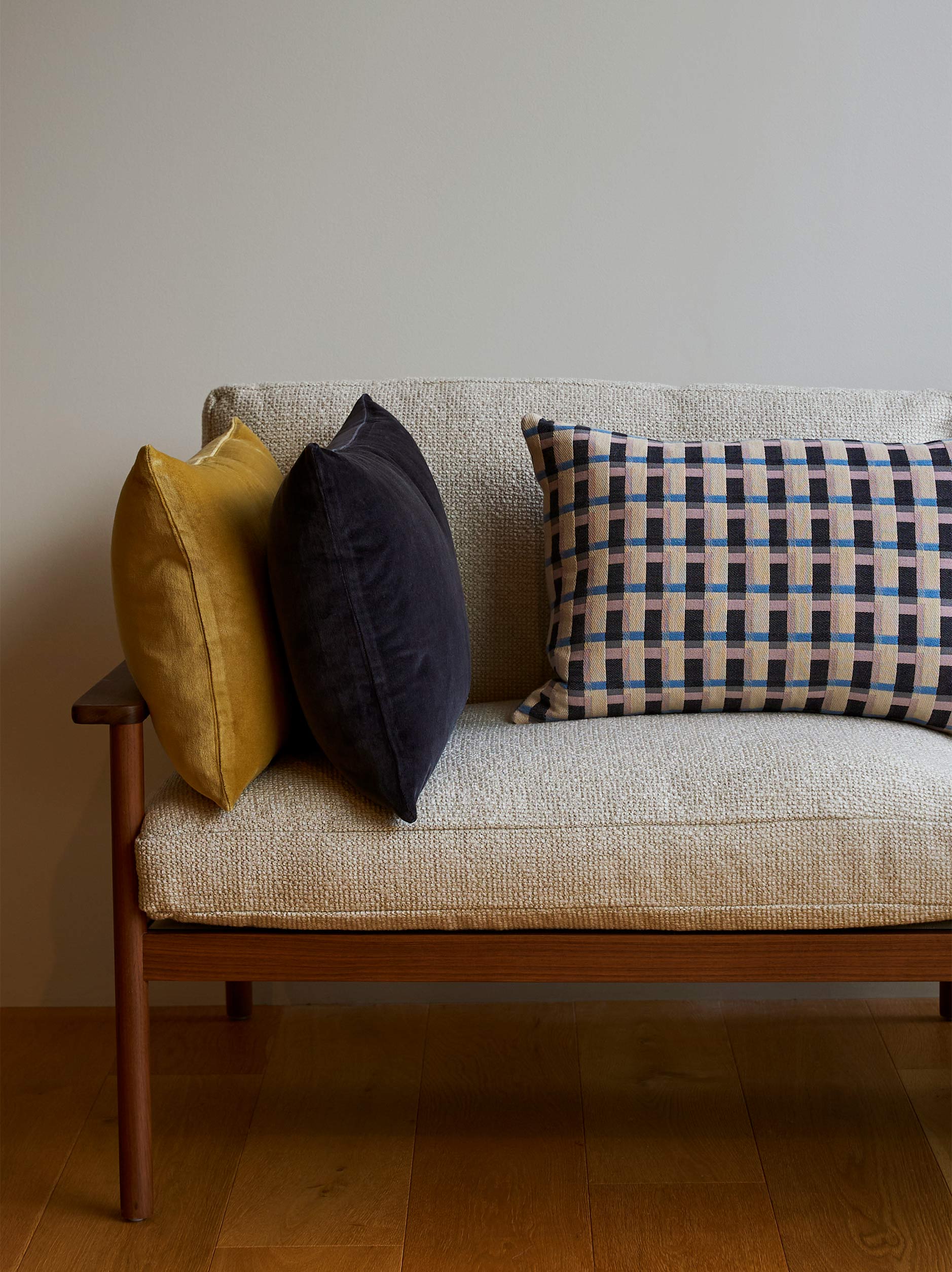 Velvet Cushion Cover Blue Black / 23.62"L x 15.74"W