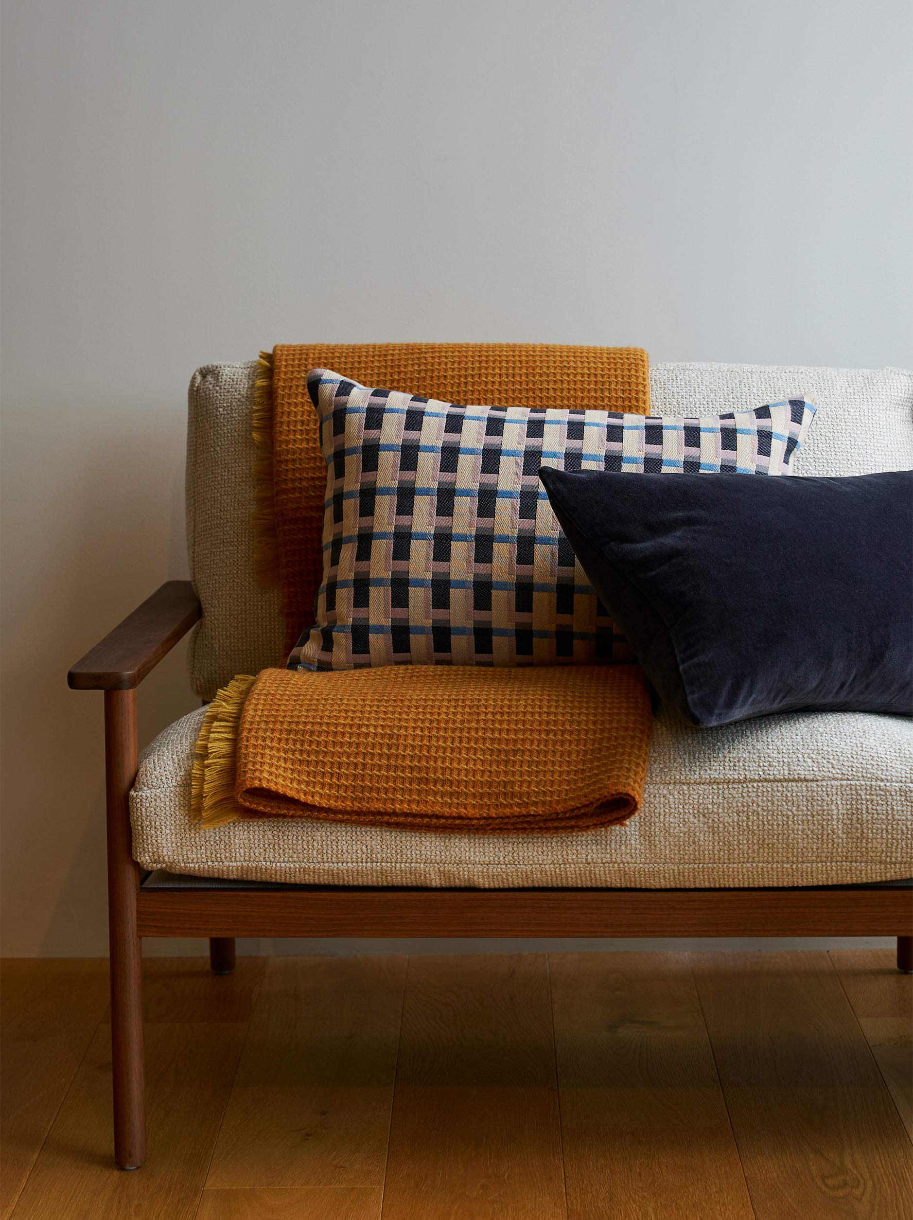 Velvet Cushion Cover Blue Black / 23.62"L x 15.74"W