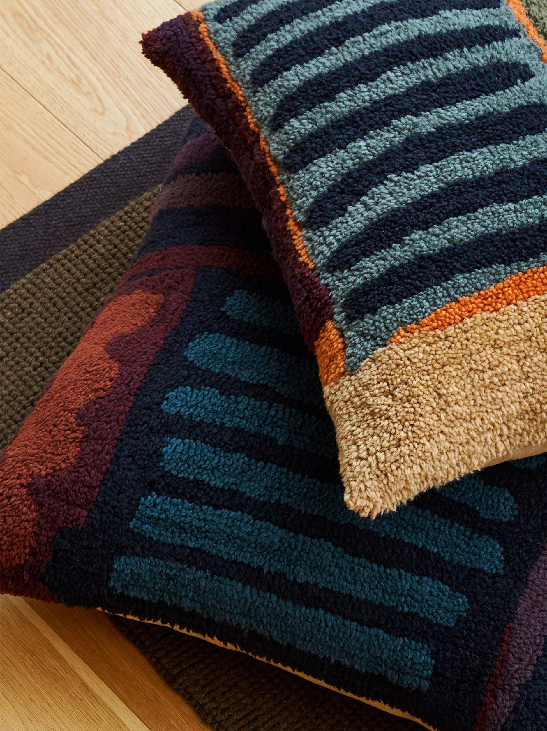 Magnus Woollen Floor Cushion Cover Multi / 25.60"L x 25.60"W