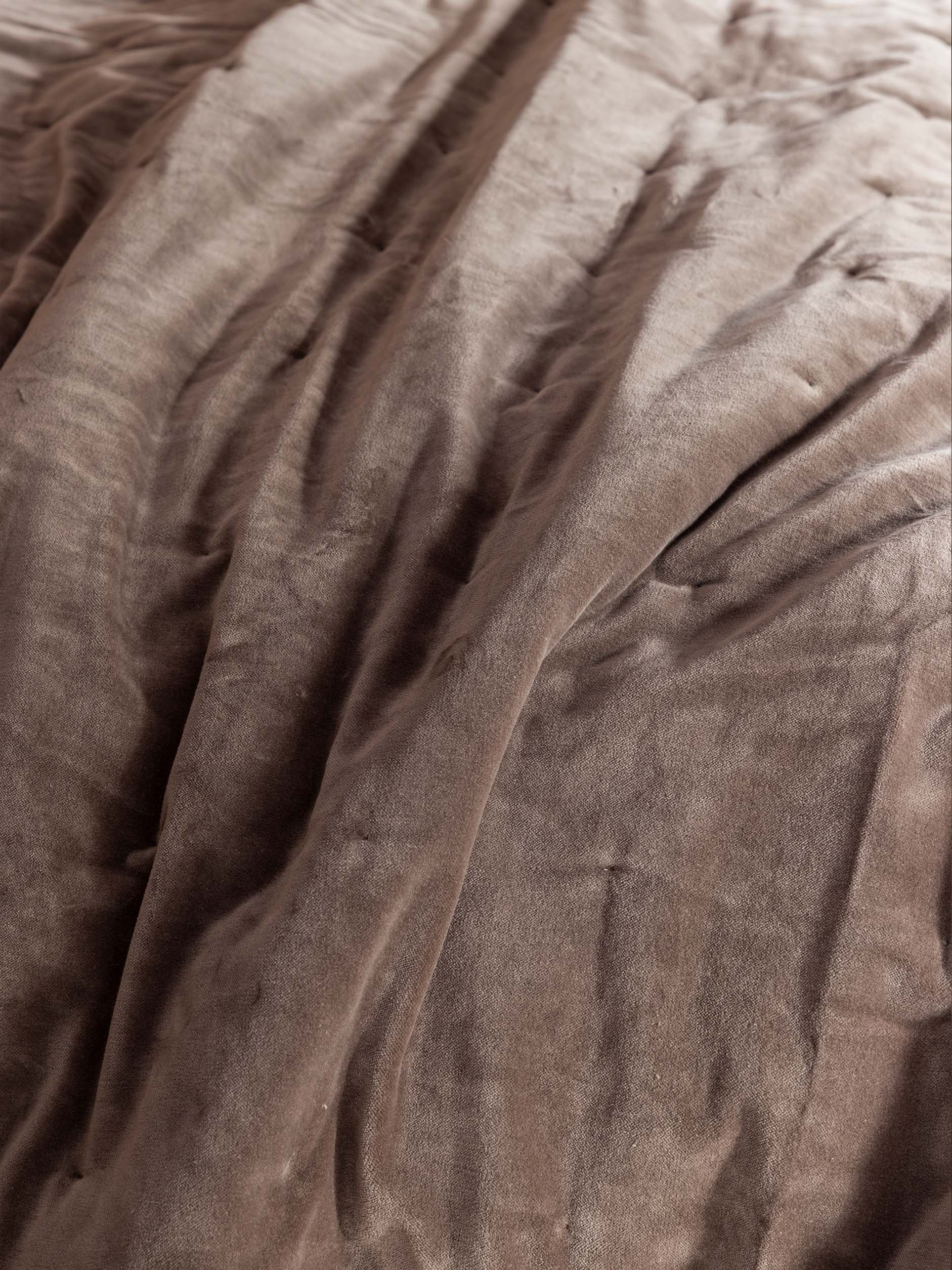 Velvet Quilt Doe / Super King