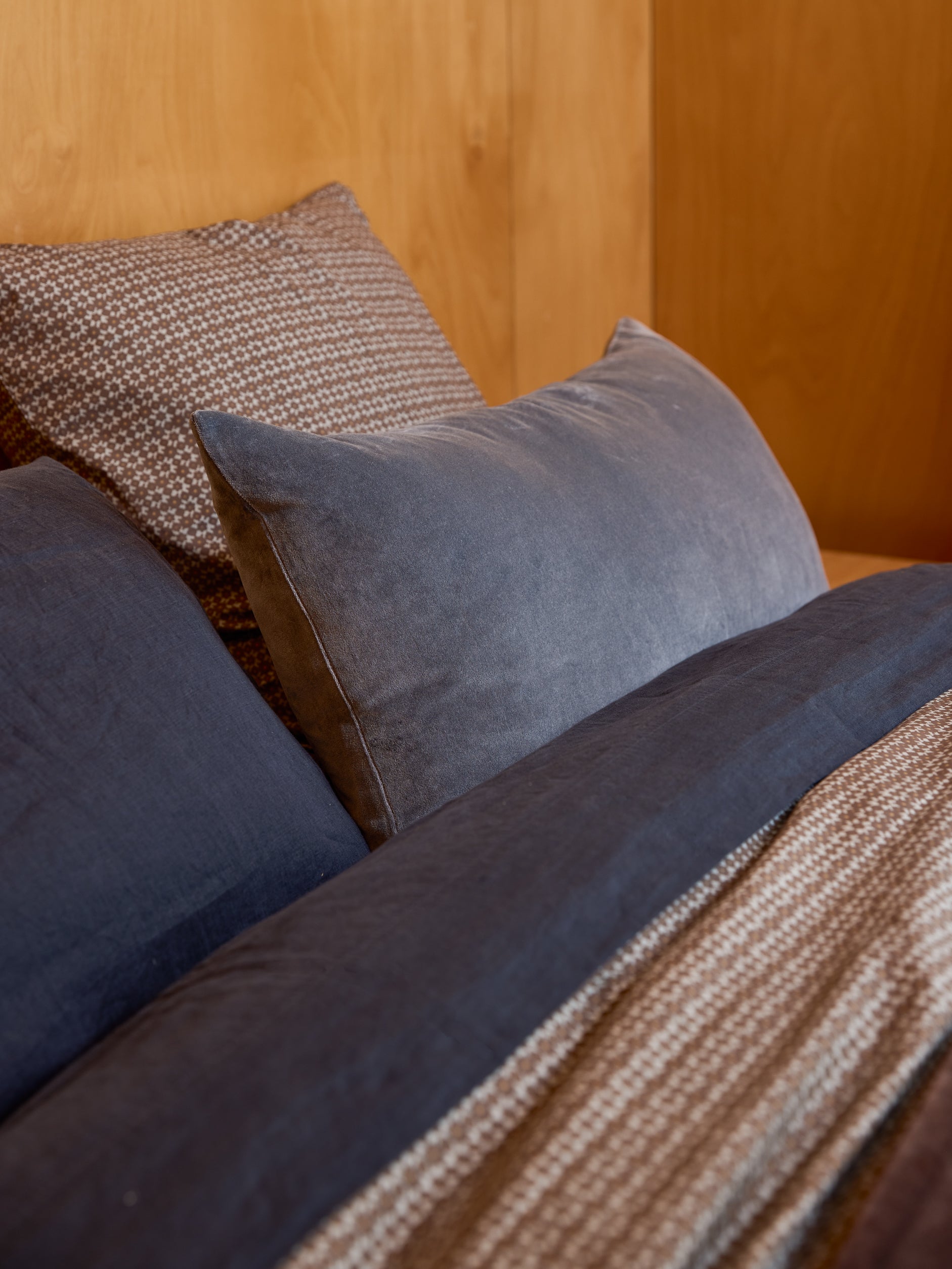 Cotton Velvet Cushion Cover Cod / 31.49" x 15.74"