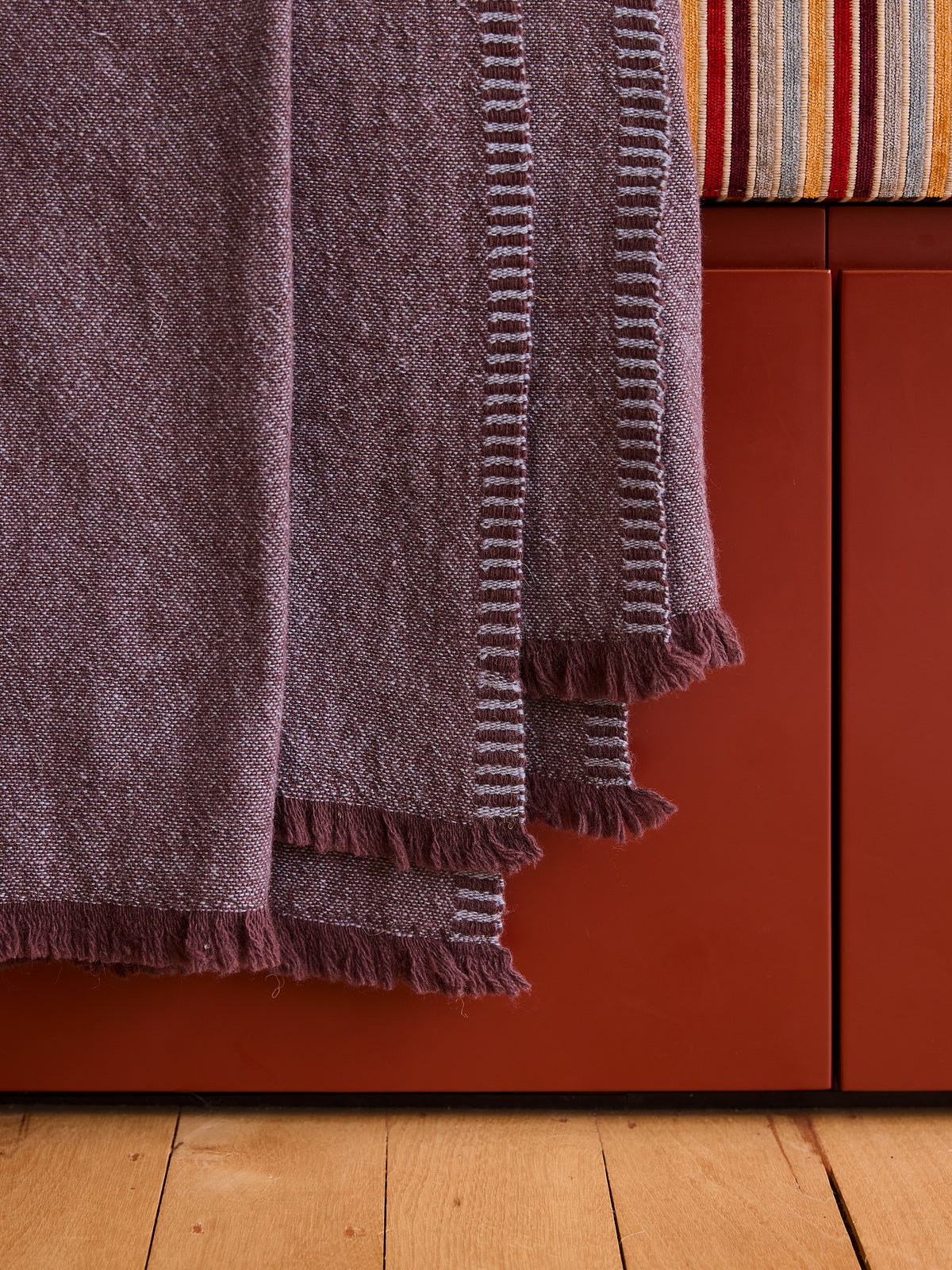 Oslo Lambswool Throw Mahogany/Periwinkle / 55.11" x 70.86"