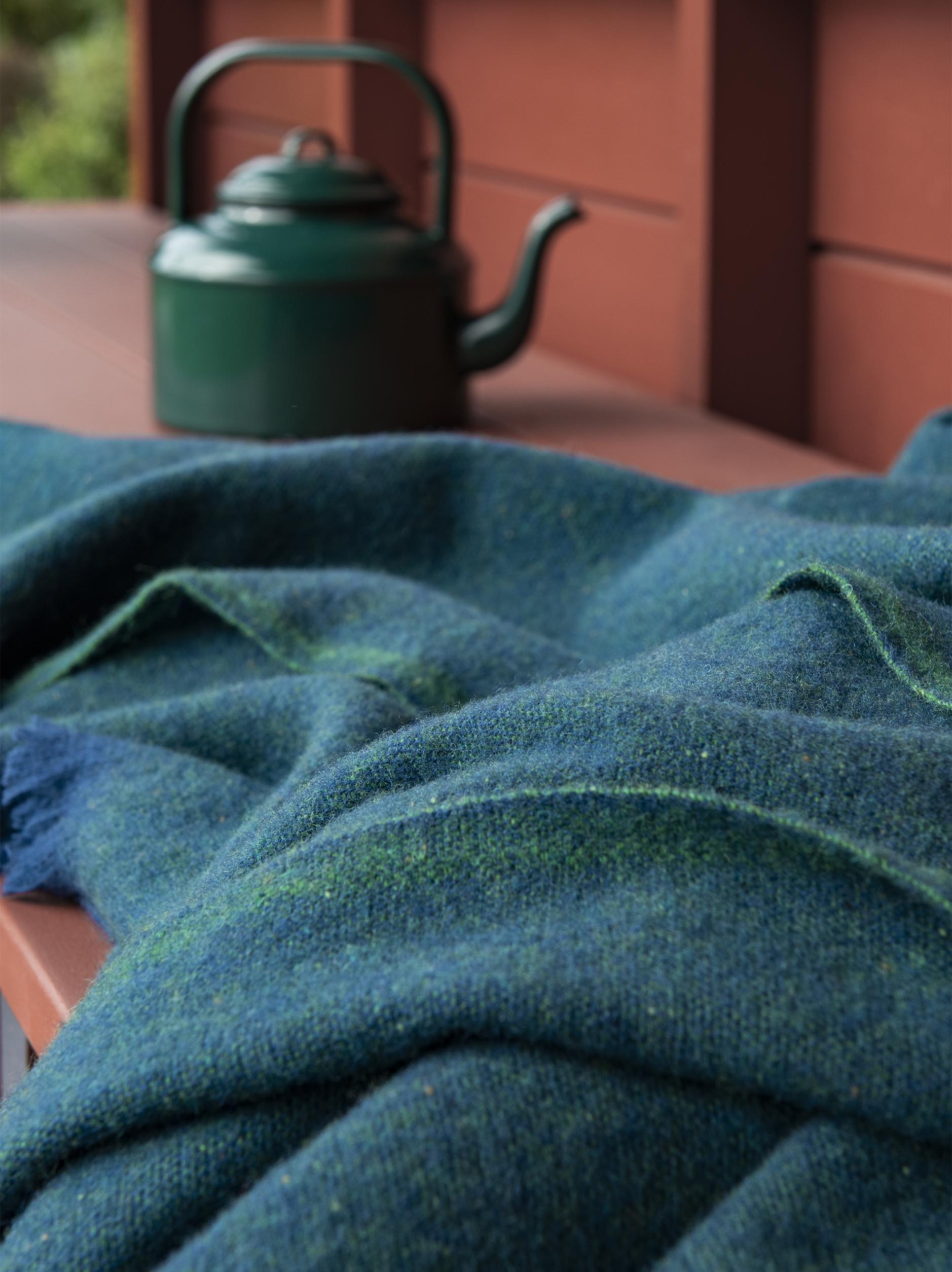 Bach Wool Blanket Sea/Spirulina / 59.05"L x 70.86"W