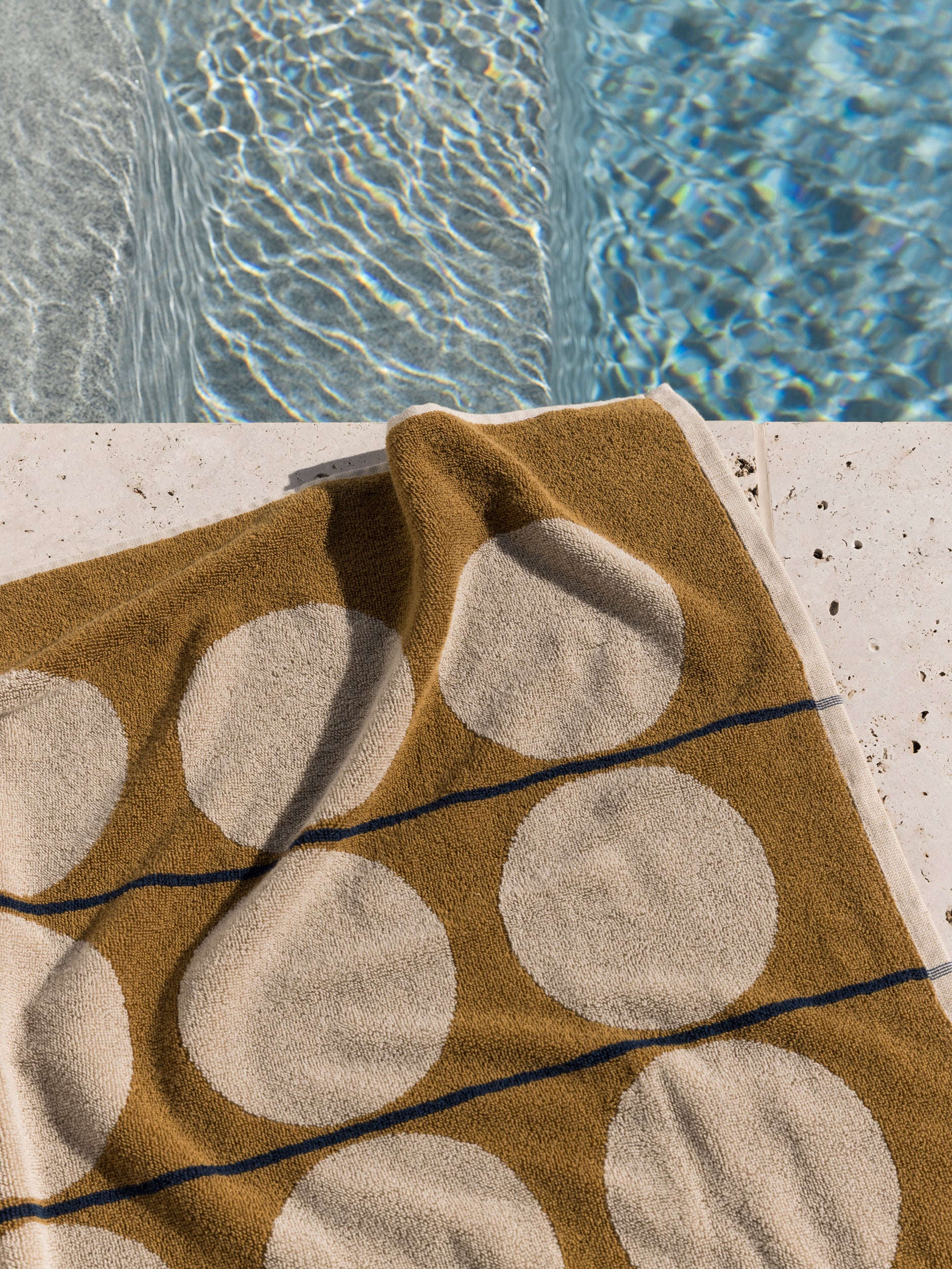 Abacus Beach Towel Oyster/Kumara / 39.37" x 70.86"
