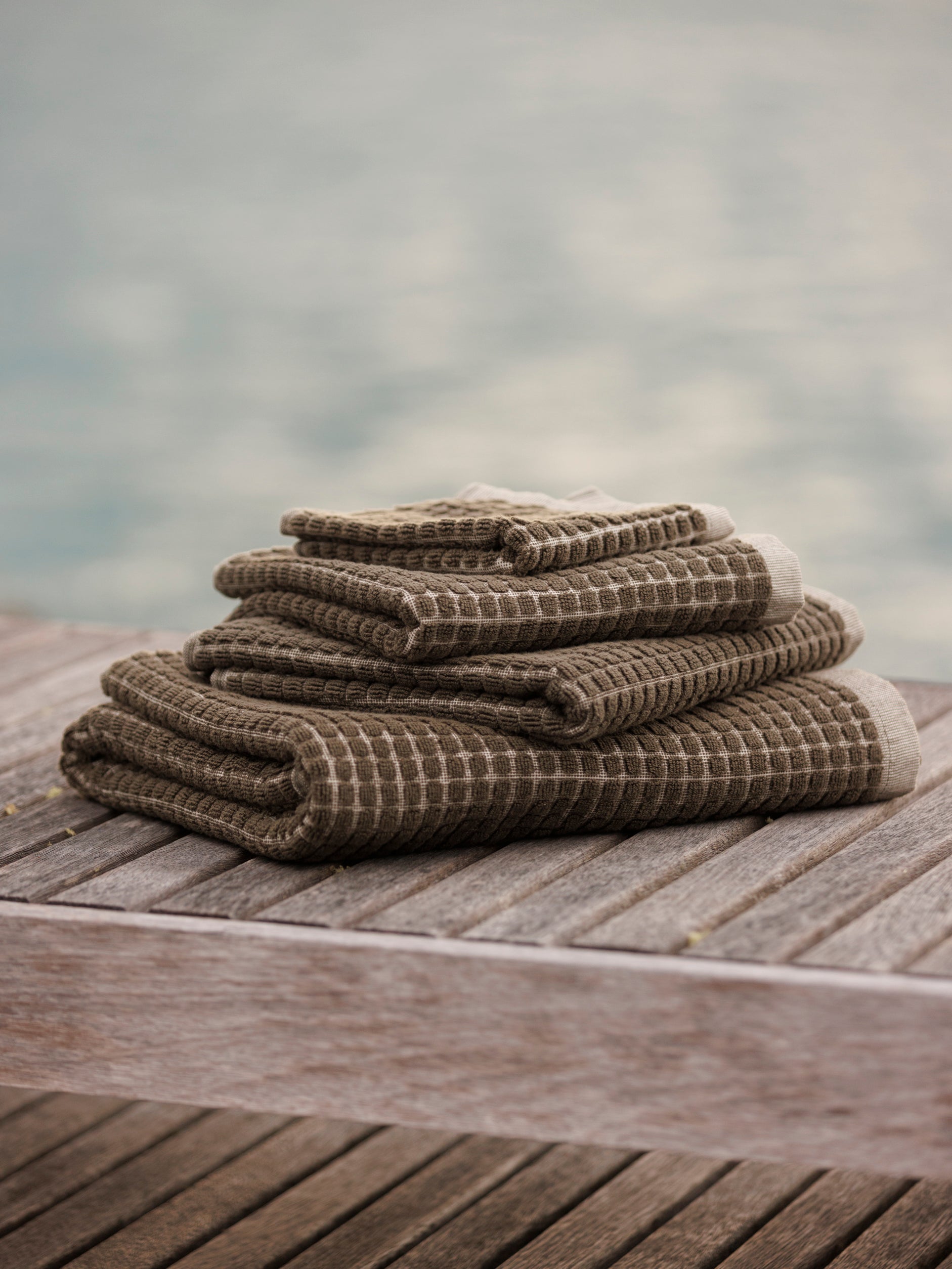 Nero Cotton Towel Range Ivy/Cream / Face Cloth