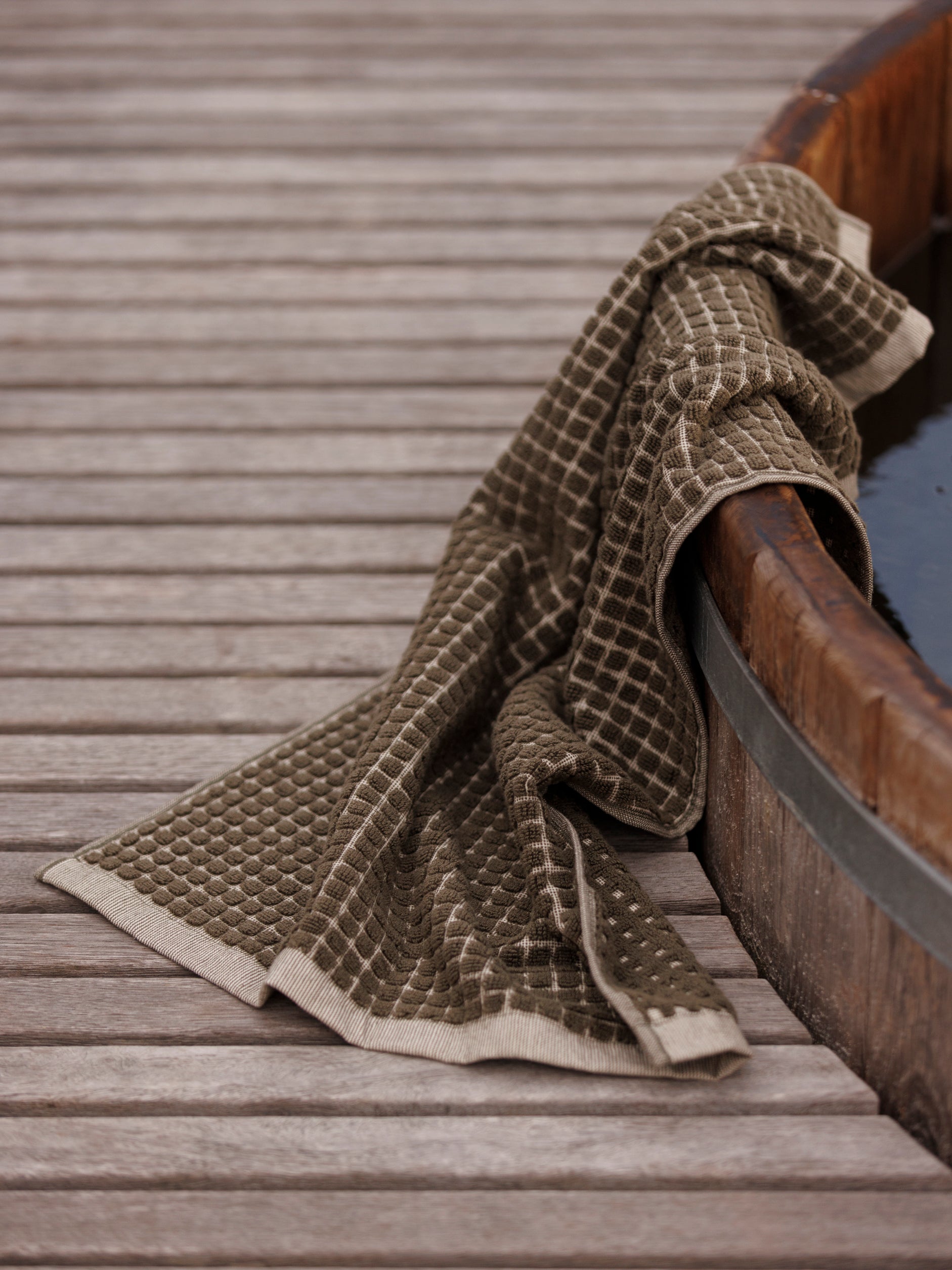 Nero Cotton Towel Range Ivy/Cream / Hand Towel