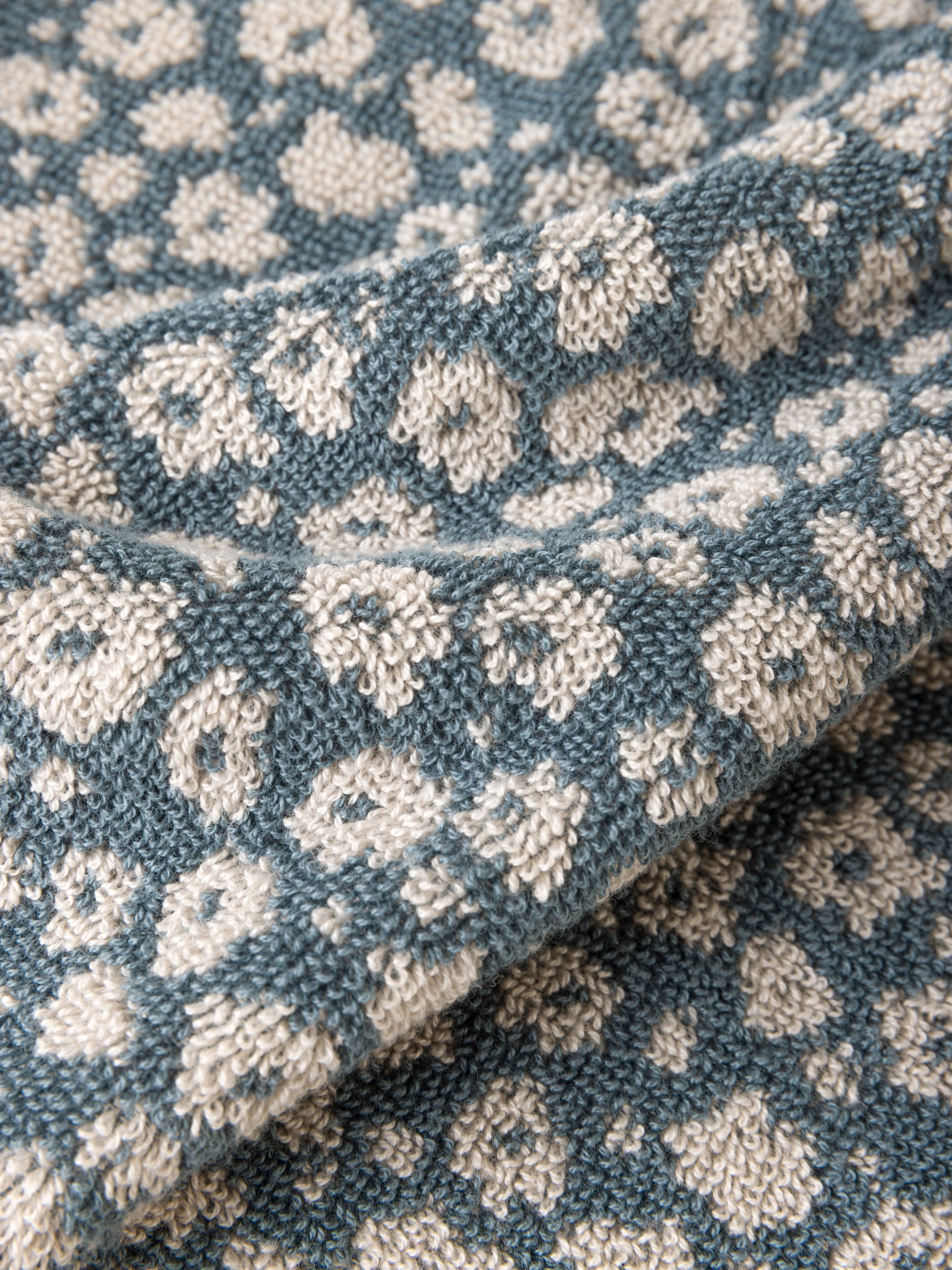 Forget Me Not Cotton Bath Towel Range Cod/Oat / Bath Towel