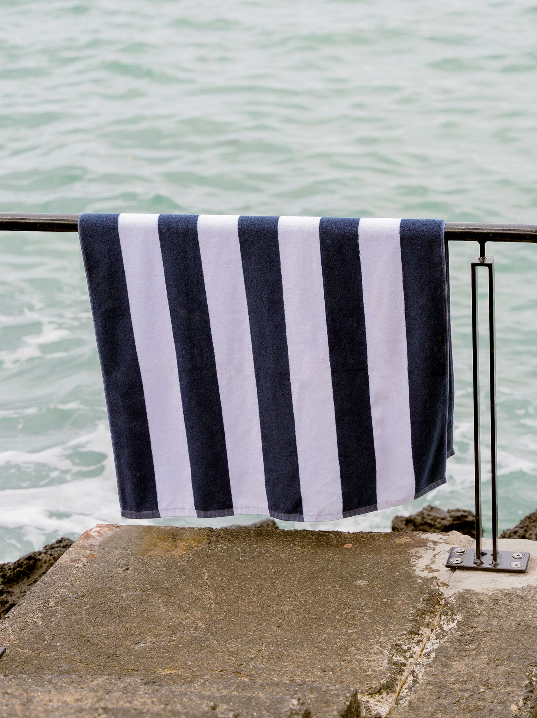Stripe Beach Towel Navy/White / 35.43" x 66.92"