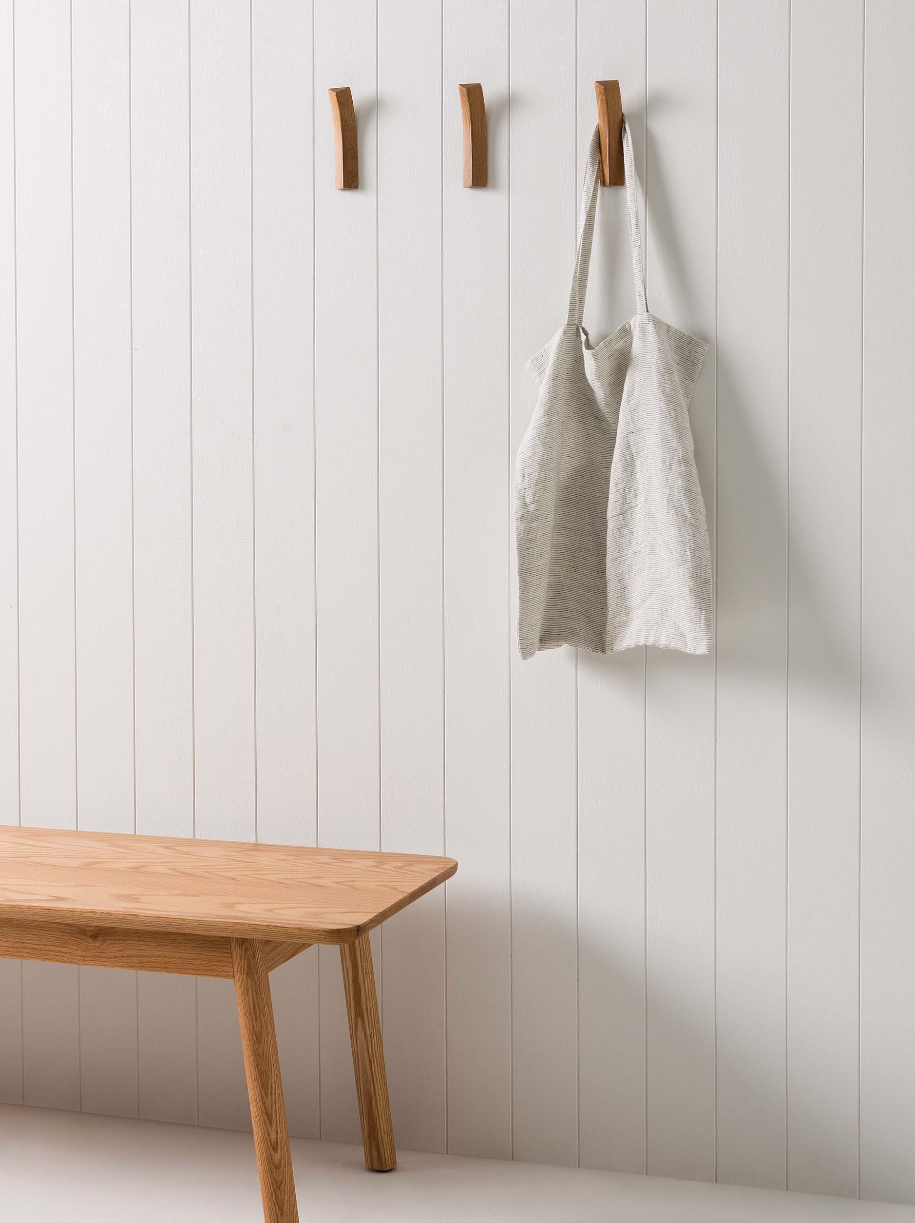 Bow Wall Hook Oak / One Size
