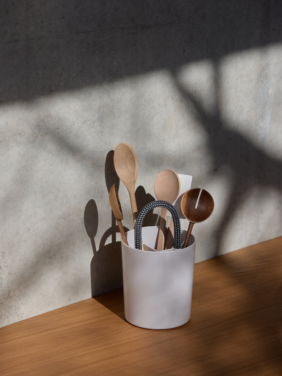 Tether Bucket Bone / One Size