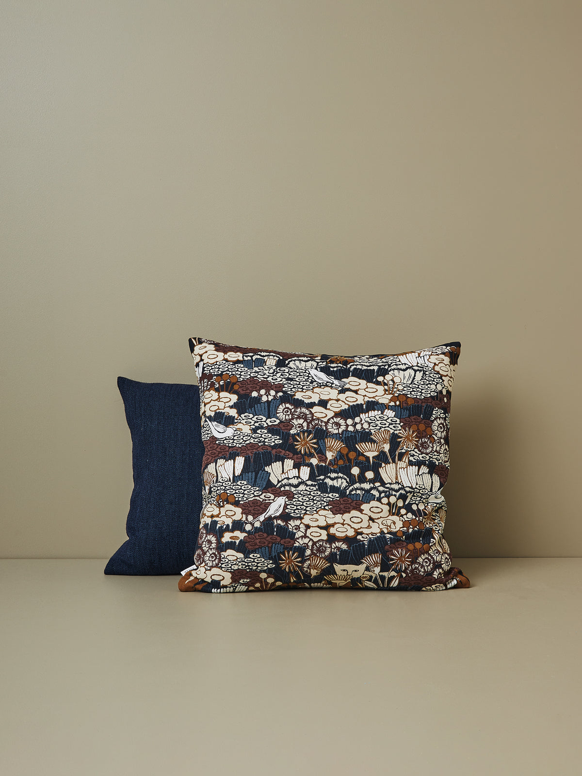 Bloomsbury Cushion Cover Midnight/Multi / 21.65"L x 21.65"W