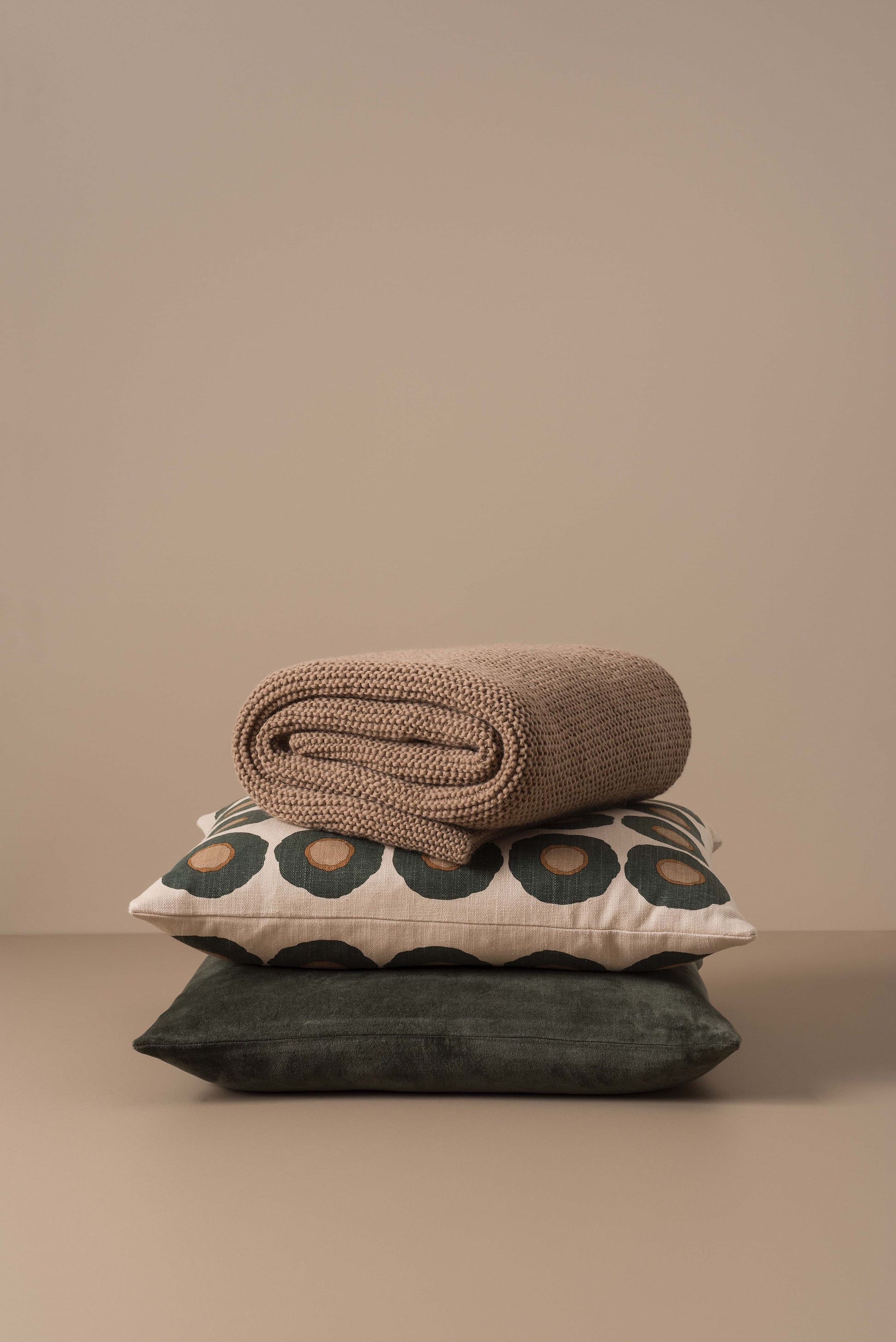 Sunflower Cushion Cover Nori/Multi / 21.65" x 17.71"