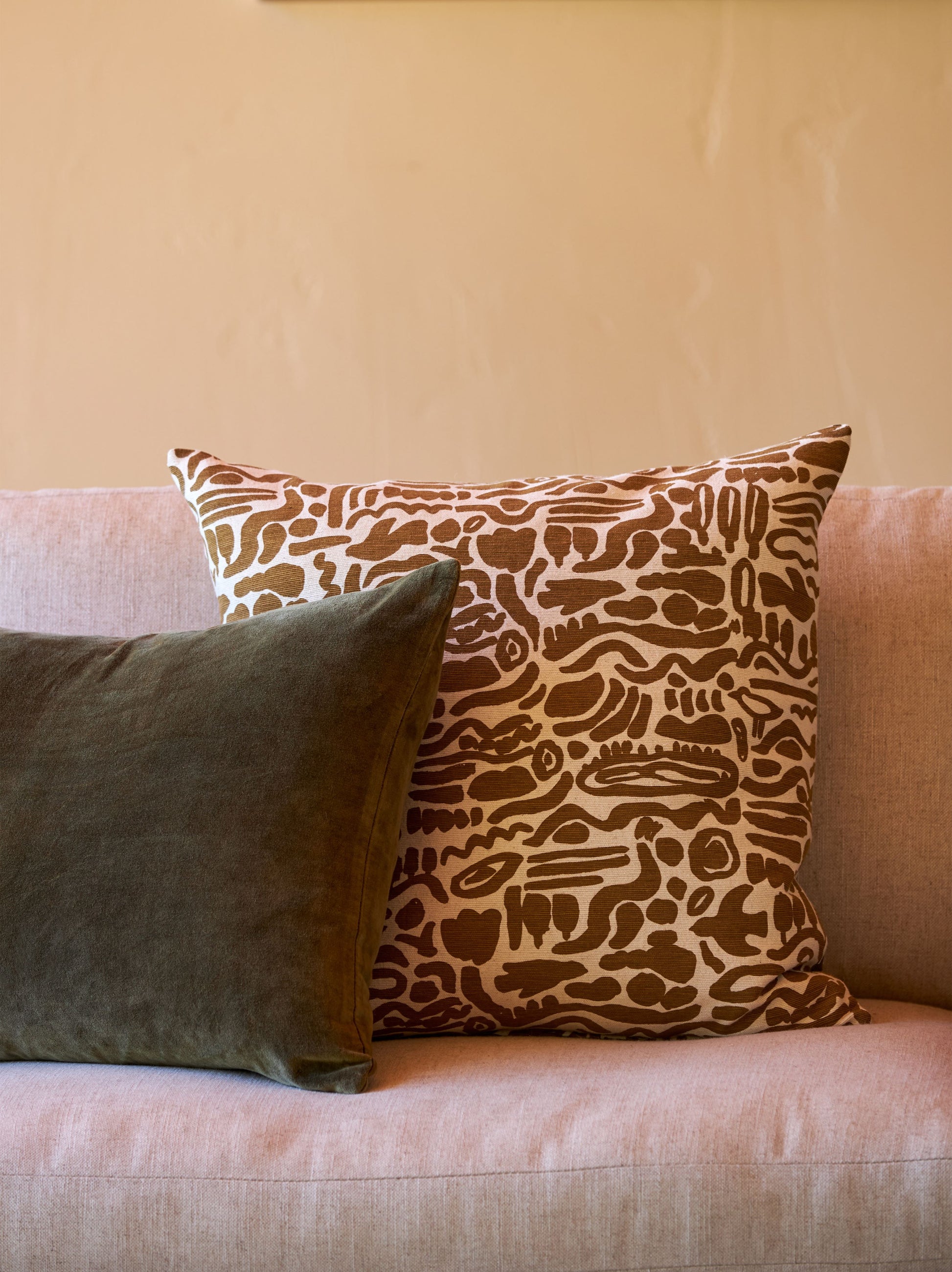 Nomad Cushion Cover Bronze/Natural / 21.65"L x 21.65"W