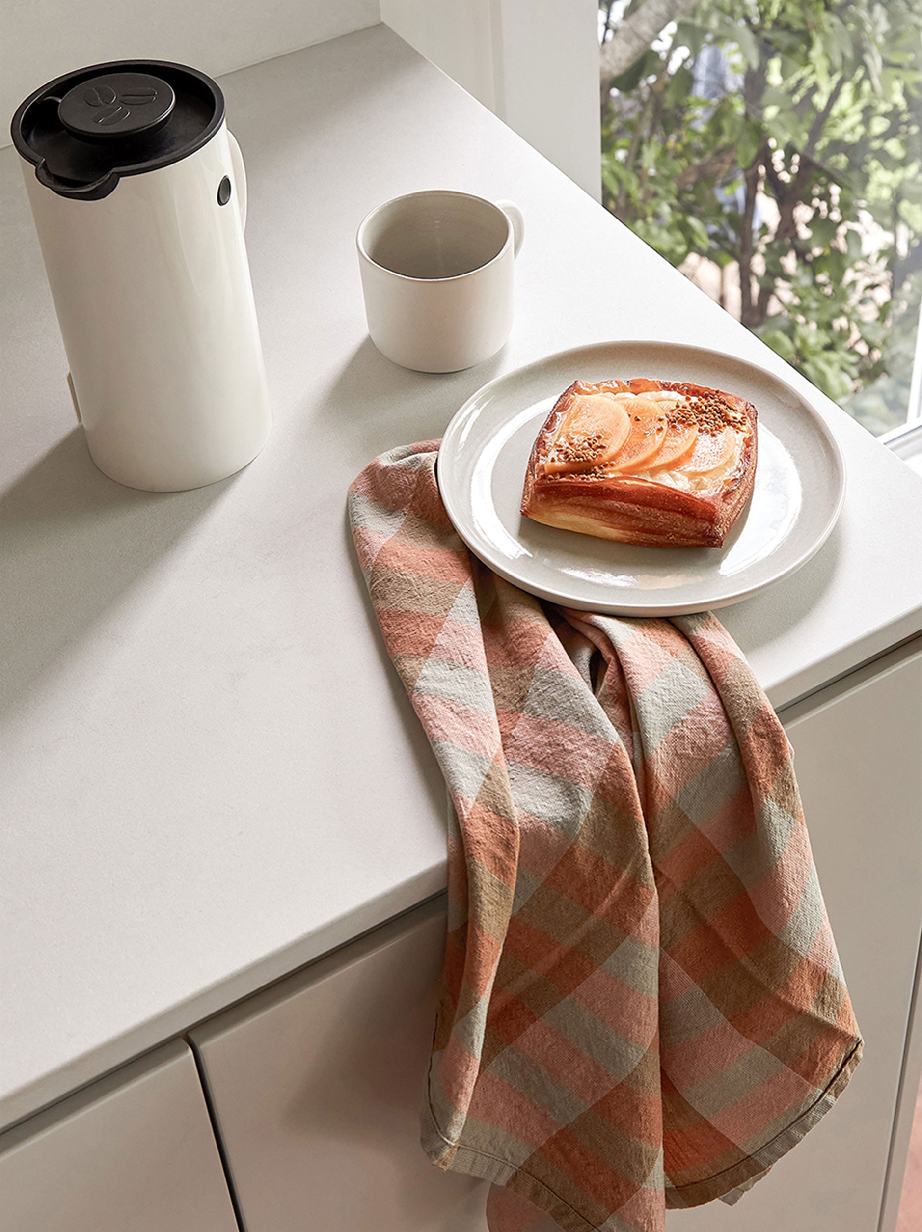 Anni Tea Towel Mandarin/Multi / 21.65"L x 29.52"W