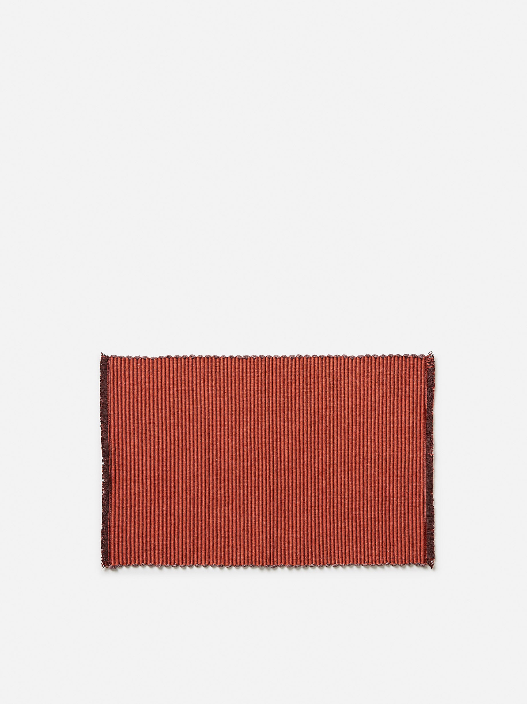 Albers Placemat Mulberry/Brick / 17.91"L x 11.81"W
