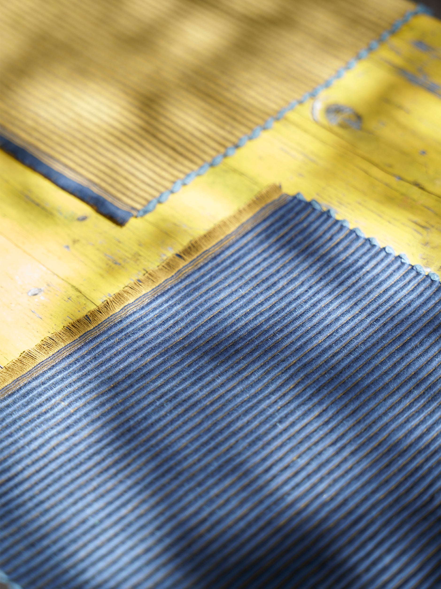 Albers Placemat Denim/Ochre / 17.91"L x 11.81"W