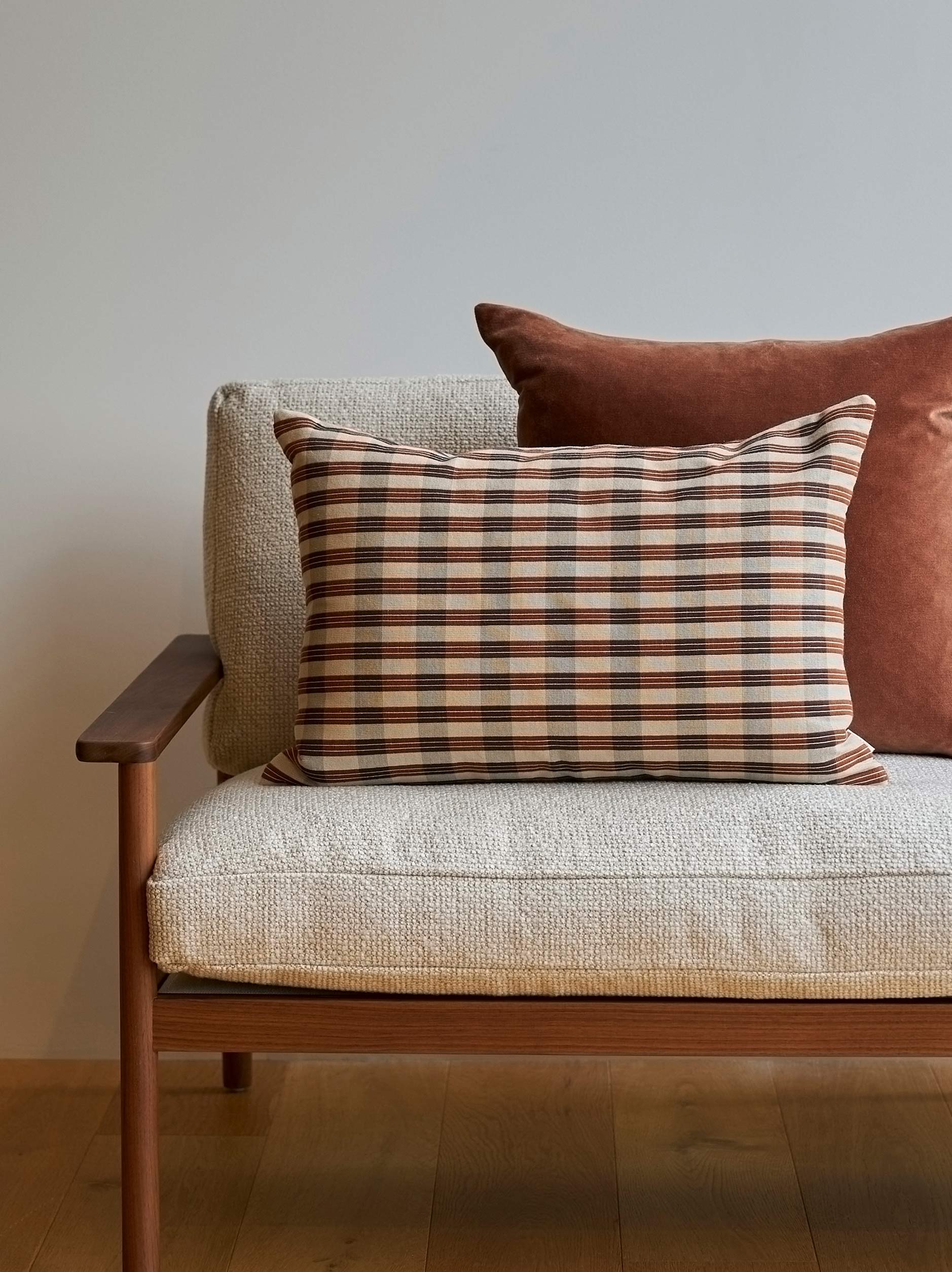 Folio Cushion Cover Russet/Mulberry / 23.62"L x 15.74"W
