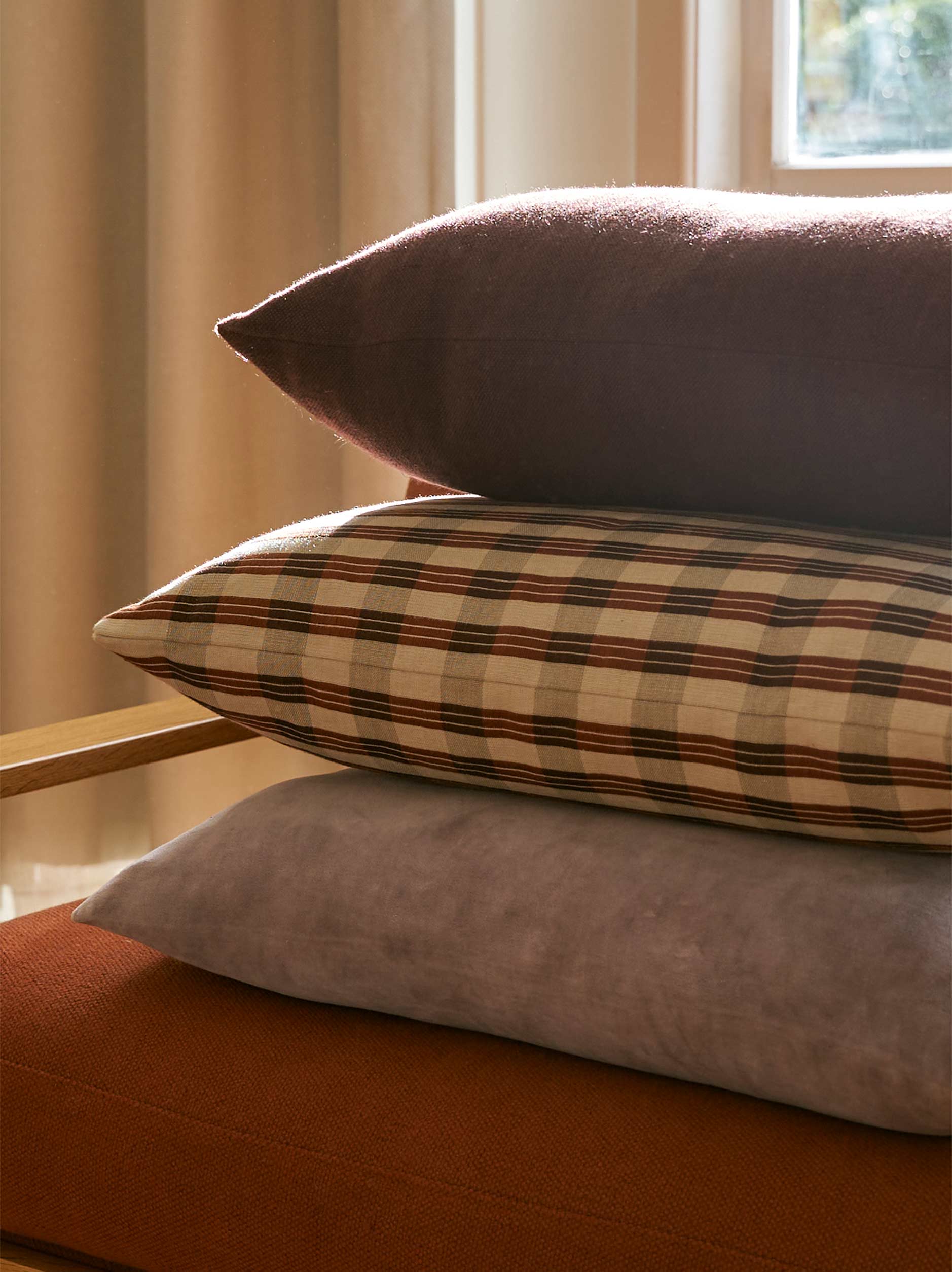 Folio Cushion Cover Russet/Mulberry / 23.62"L x 15.74"W
