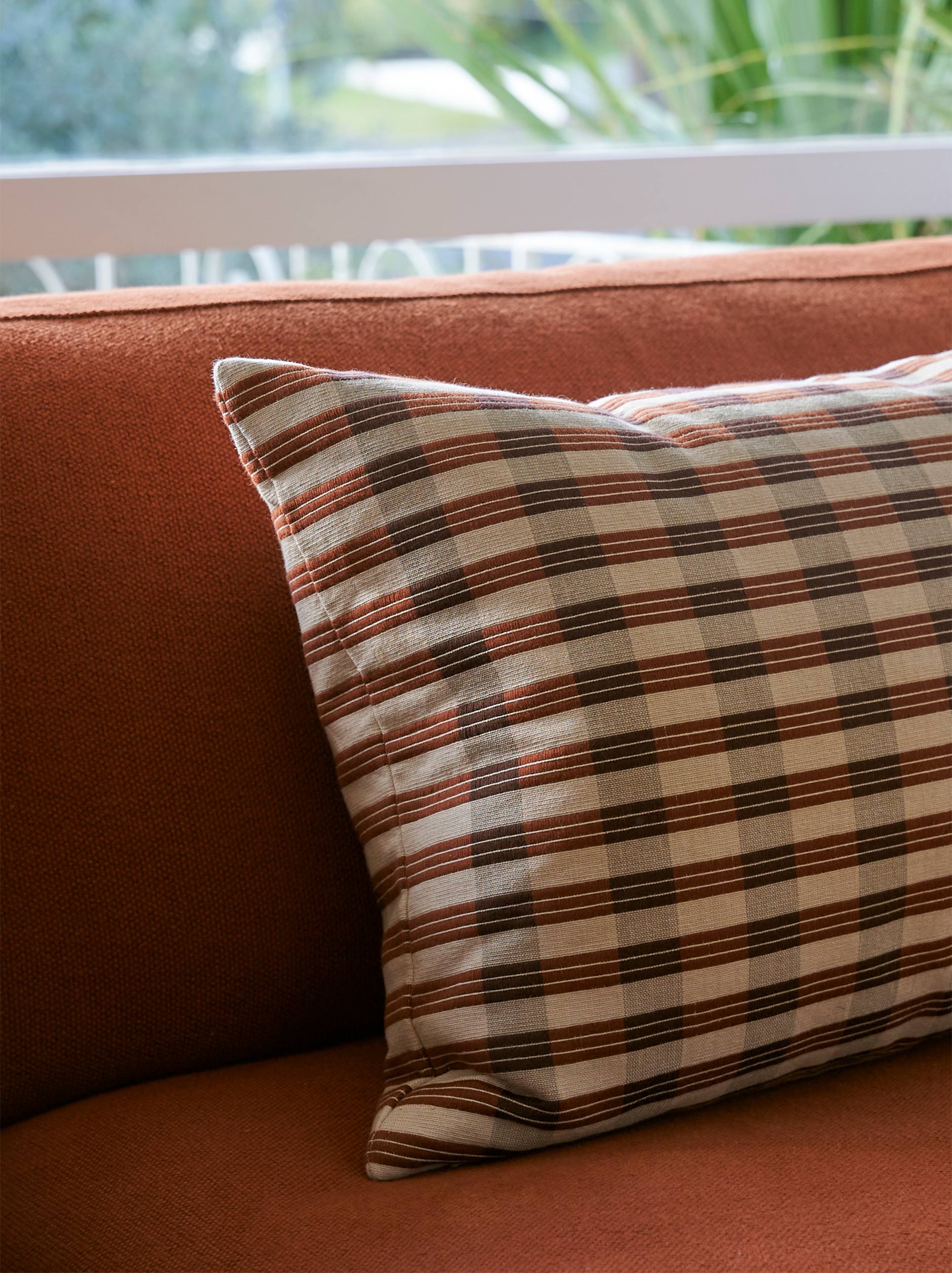 Folio Cushion Cover Russet/Mulberry / 23.62"L x 15.74"W