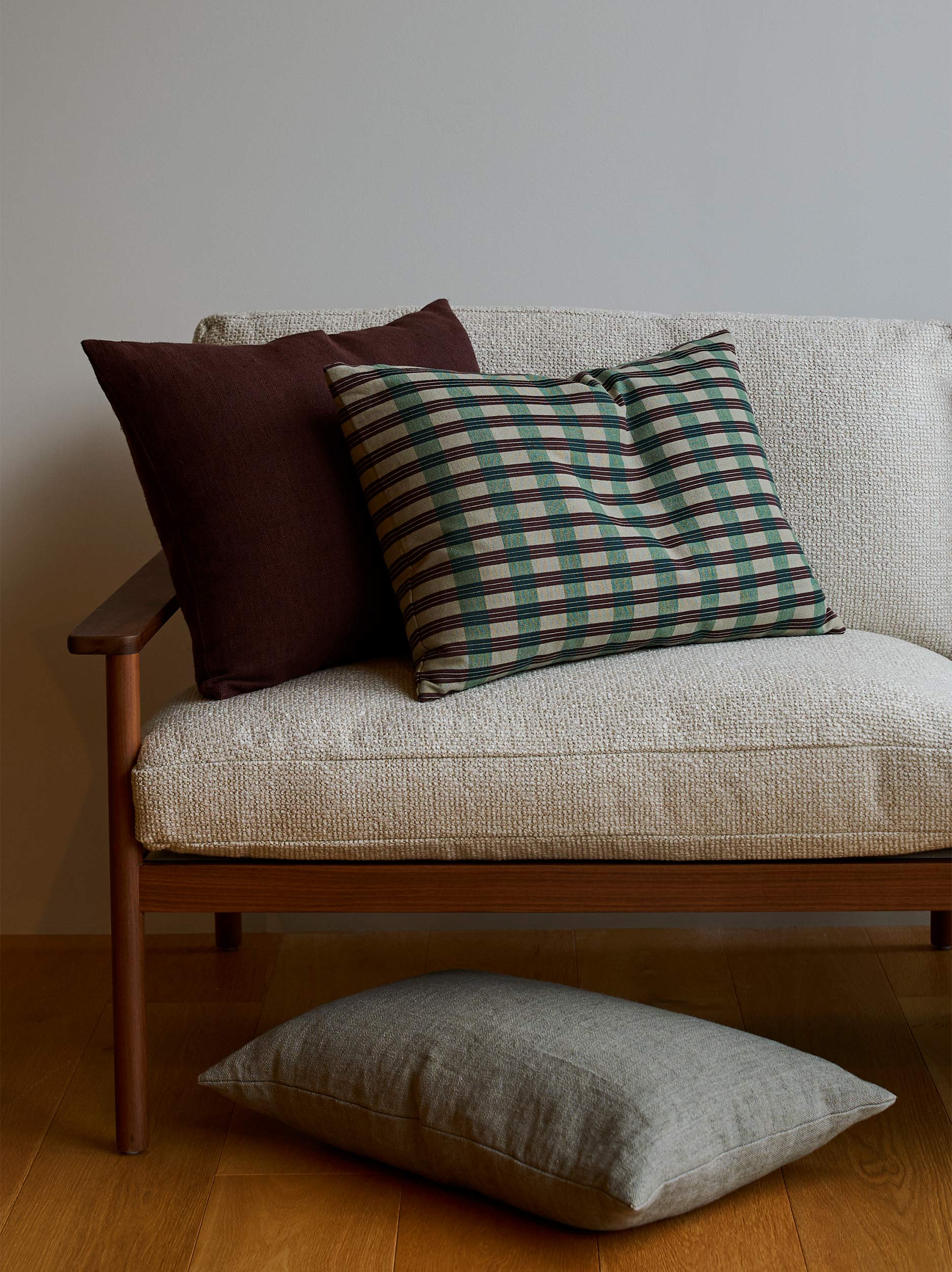Folio Cushion Cover Mint/Boysenberry / 23.62"L x 15.74"W