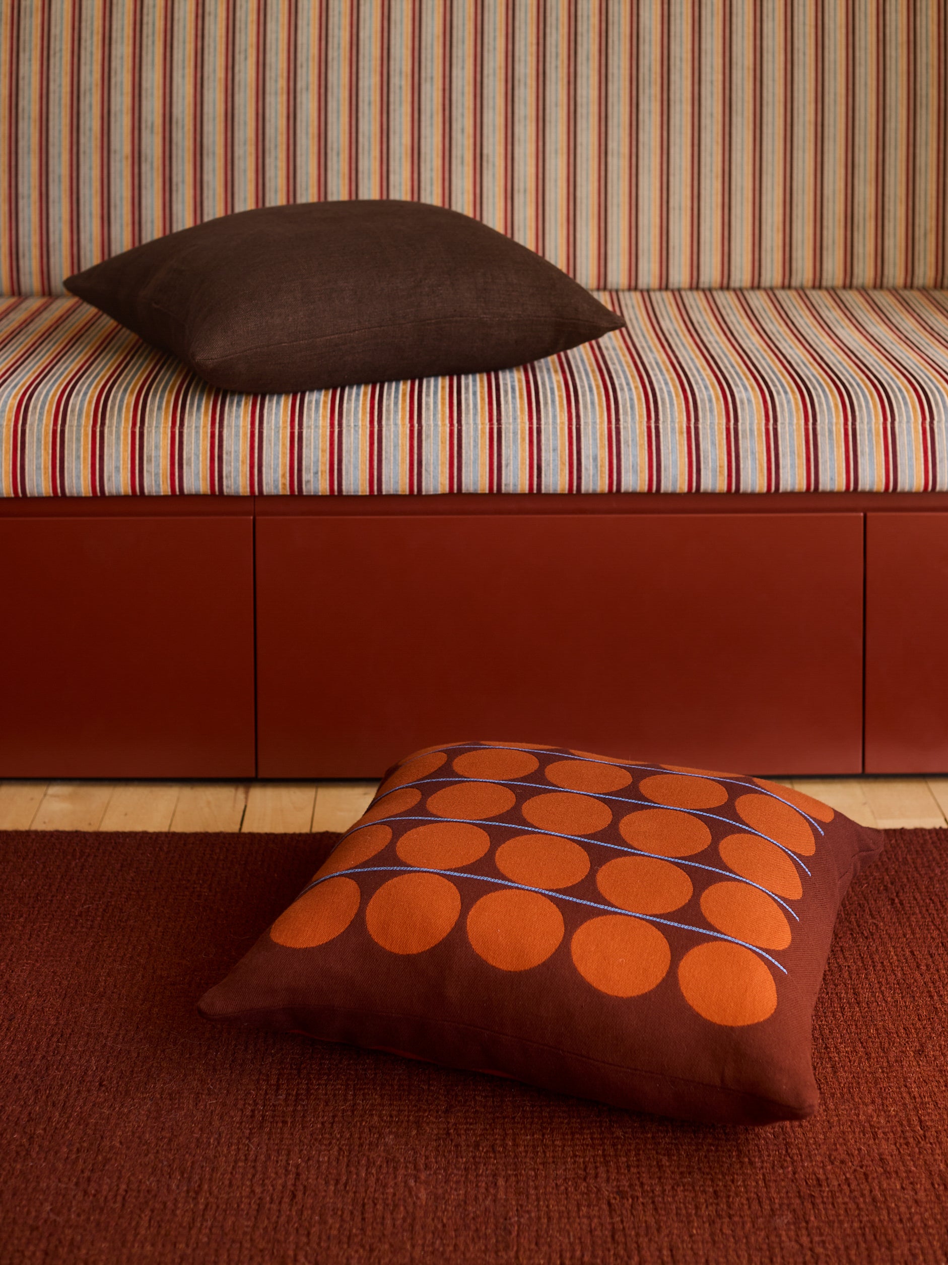 Abacus Cushion Cover Merlot/Cherry / 21.65" x 21.65"