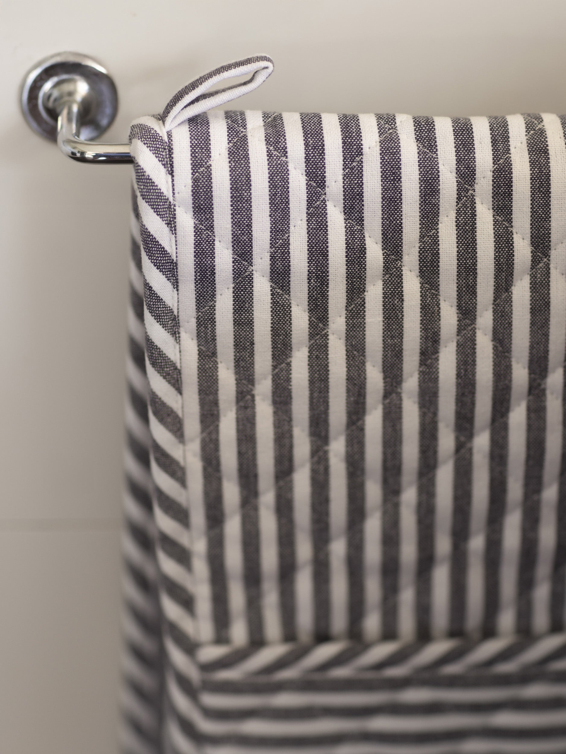 Classic Stripe Double Oven Glove Navy/White / One Size